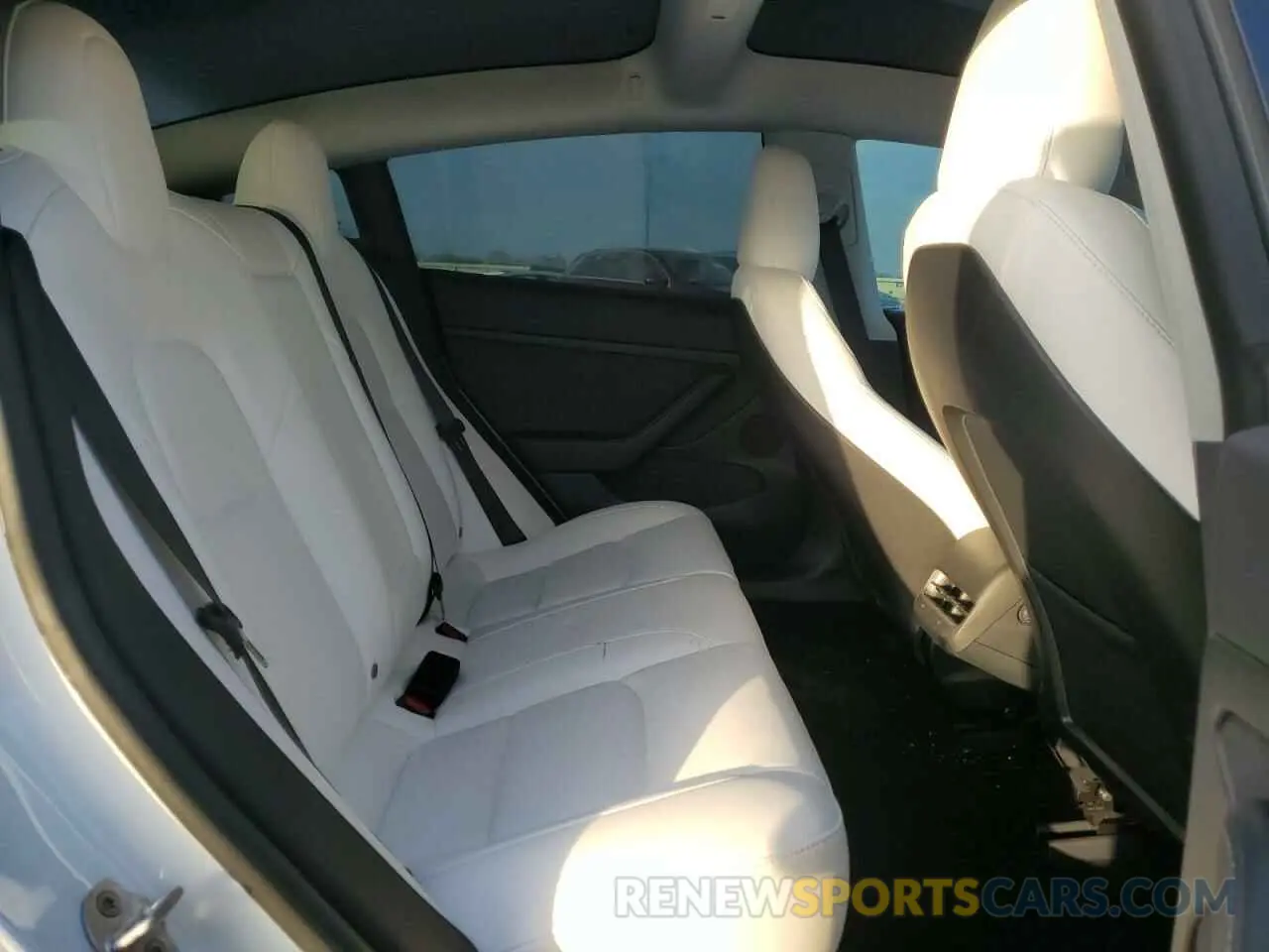 10 Photograph of a damaged car 5YJ3E1EA1PF619885 TESLA MODEL 3 2023