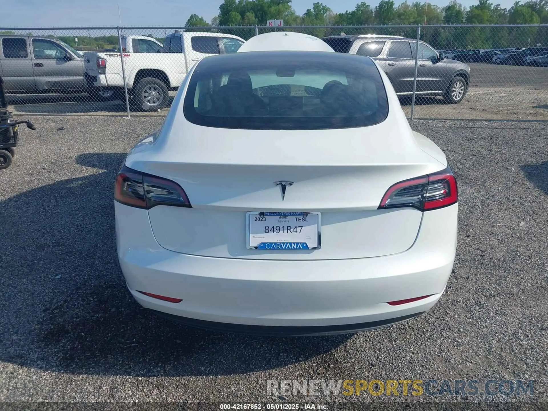 16 Photograph of a damaged car 5YJ3E1EA1PF621698 TESLA MODEL 3 2023