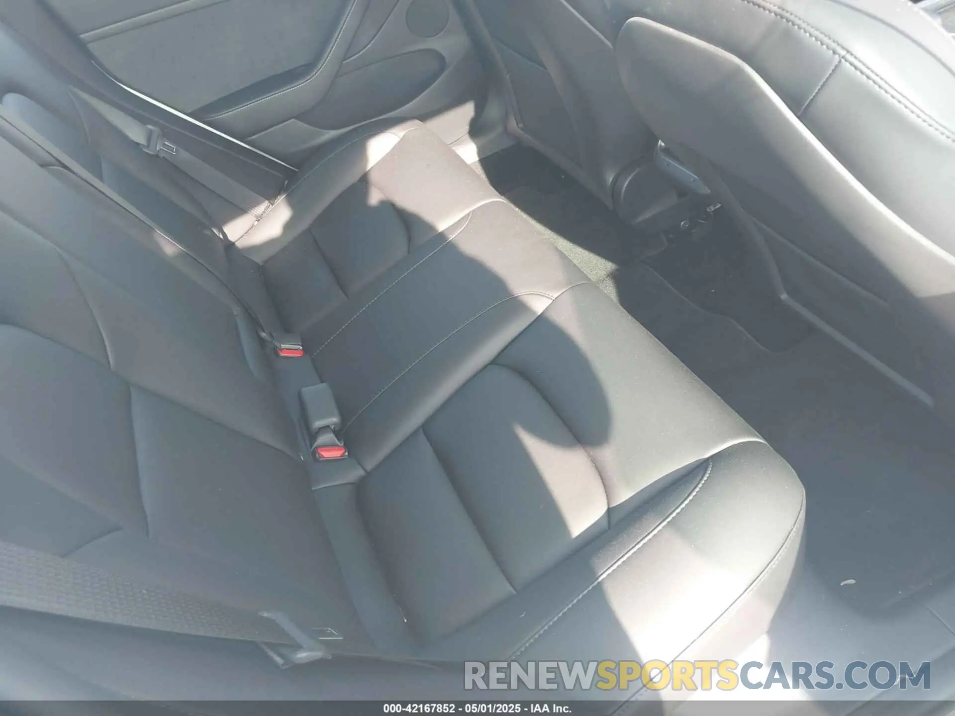 8 Photograph of a damaged car 5YJ3E1EA1PF621698 TESLA MODEL 3 2023