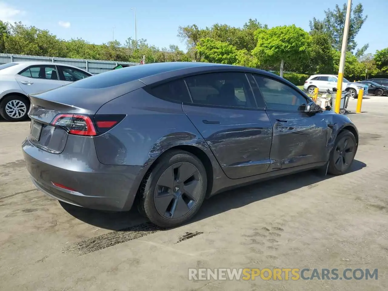 3 Photograph of a damaged car 5YJ3E1EA1PF625766 TESLA MODEL 3 2023