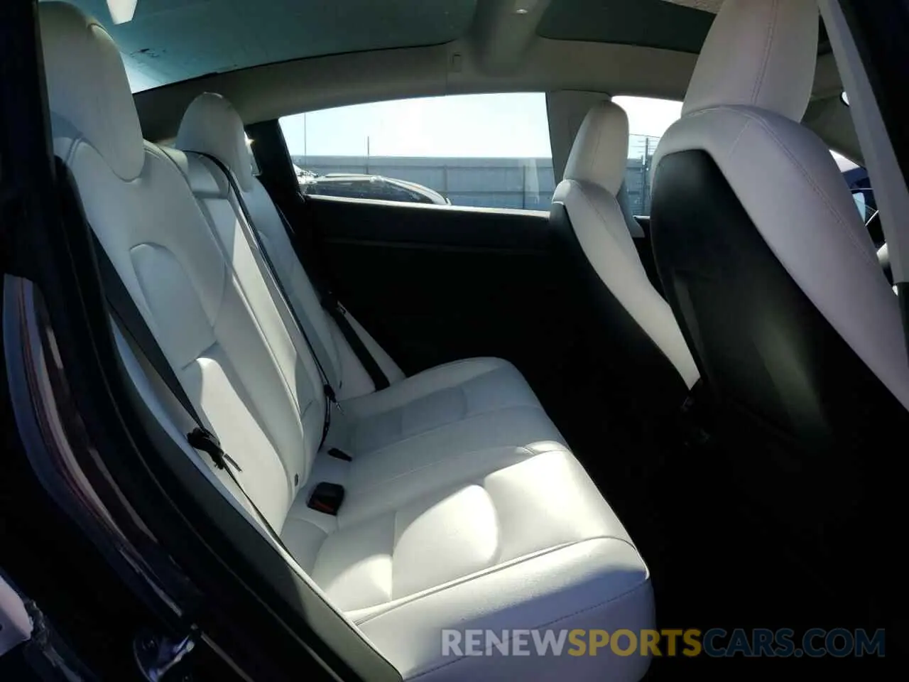 10 Photograph of a damaged car 5YJ3E1EA1PF638310 TESLA MODEL 3 2023