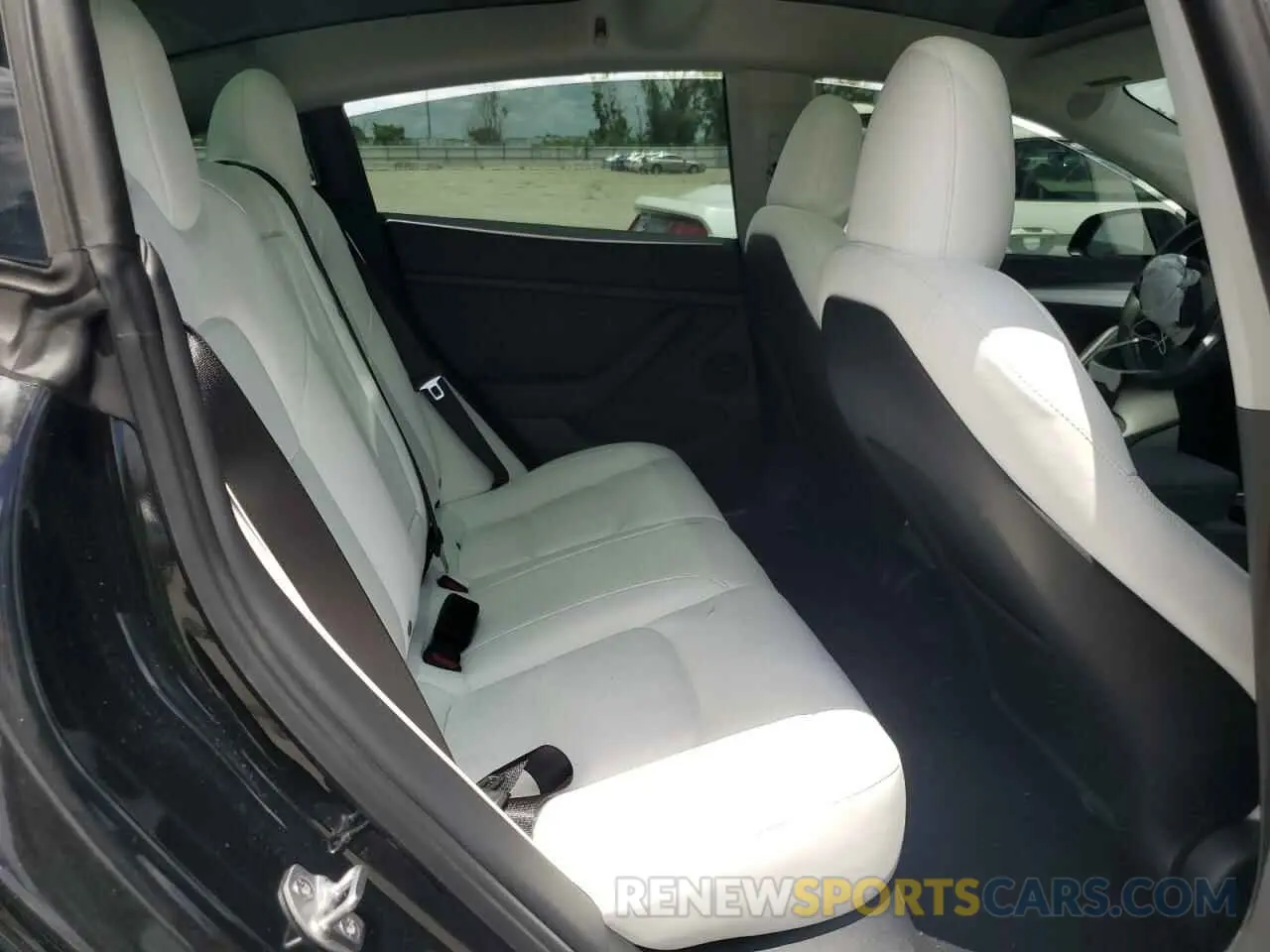 10 Photograph of a damaged car 5YJ3E1EA1PF639389 TESLA MODEL 3 2023
