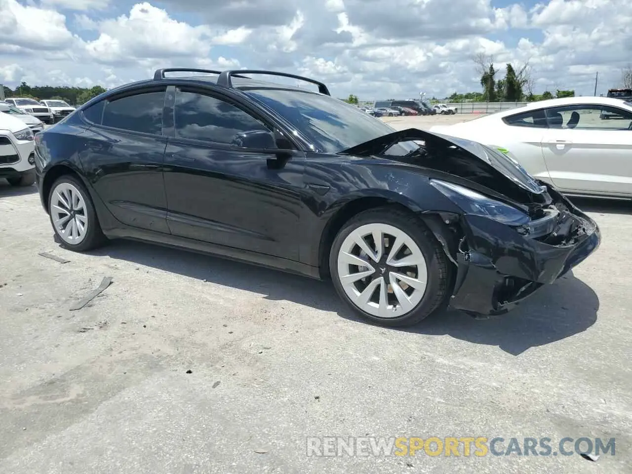 4 Photograph of a damaged car 5YJ3E1EA1PF639389 TESLA MODEL 3 2023