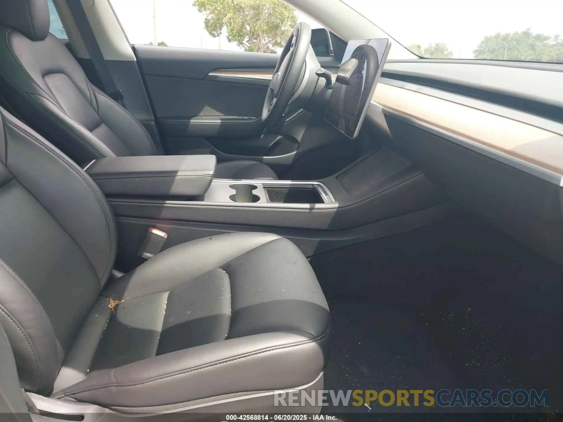 5 Photograph of a damaged car 5YJ3E1EA1PF657066 TESLA MODEL 3 2023