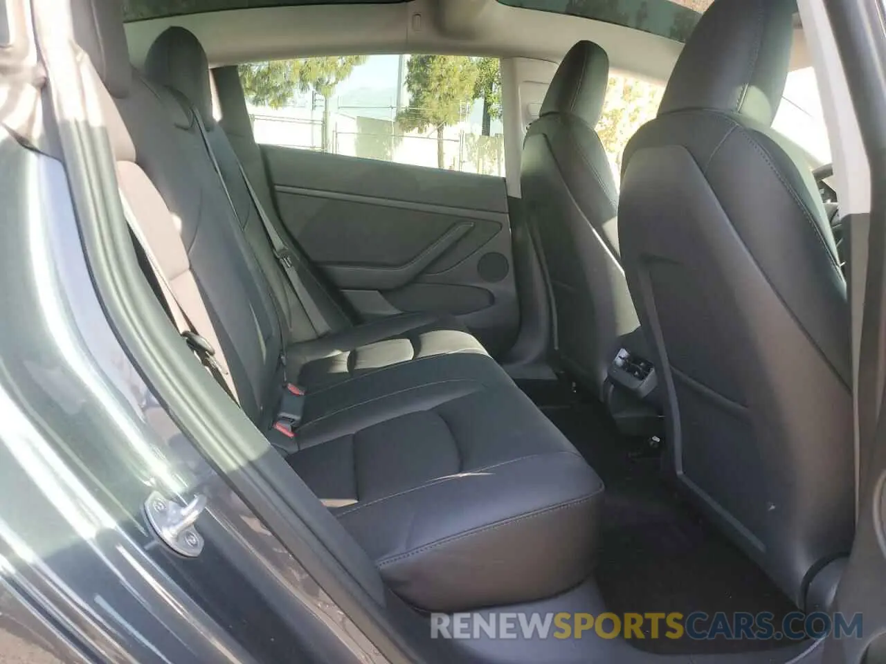 10 Photograph of a damaged car 5YJ3E1EA1PF662882 TESLA MODEL 3 2023