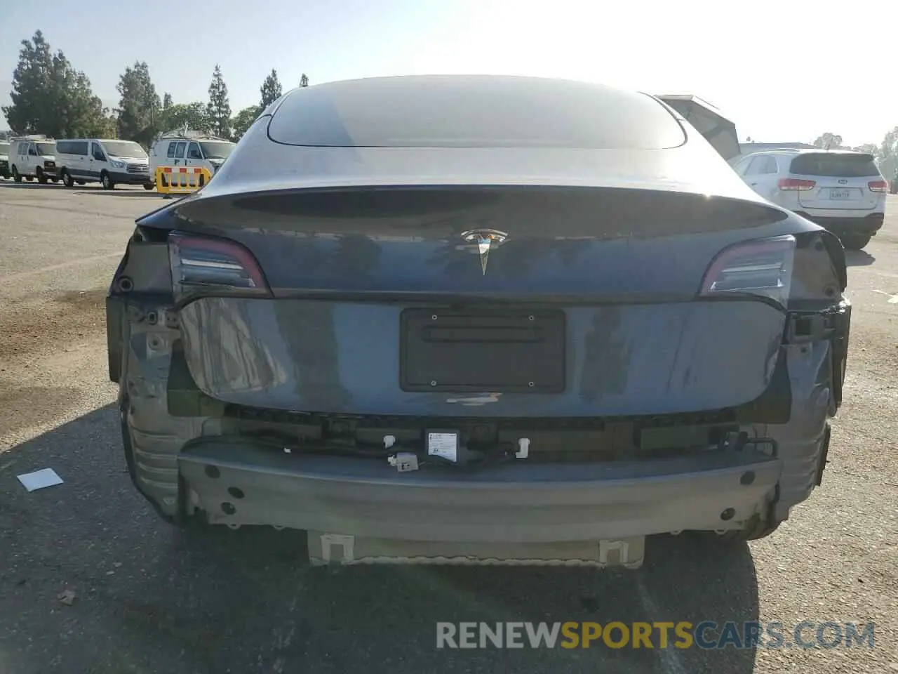 6 Photograph of a damaged car 5YJ3E1EA1PF662882 TESLA MODEL 3 2023