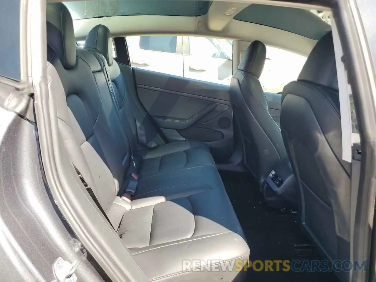 10 Photograph of a damaged car 5YJ3E1EA1PF666253 TESLA MODEL 3 2023