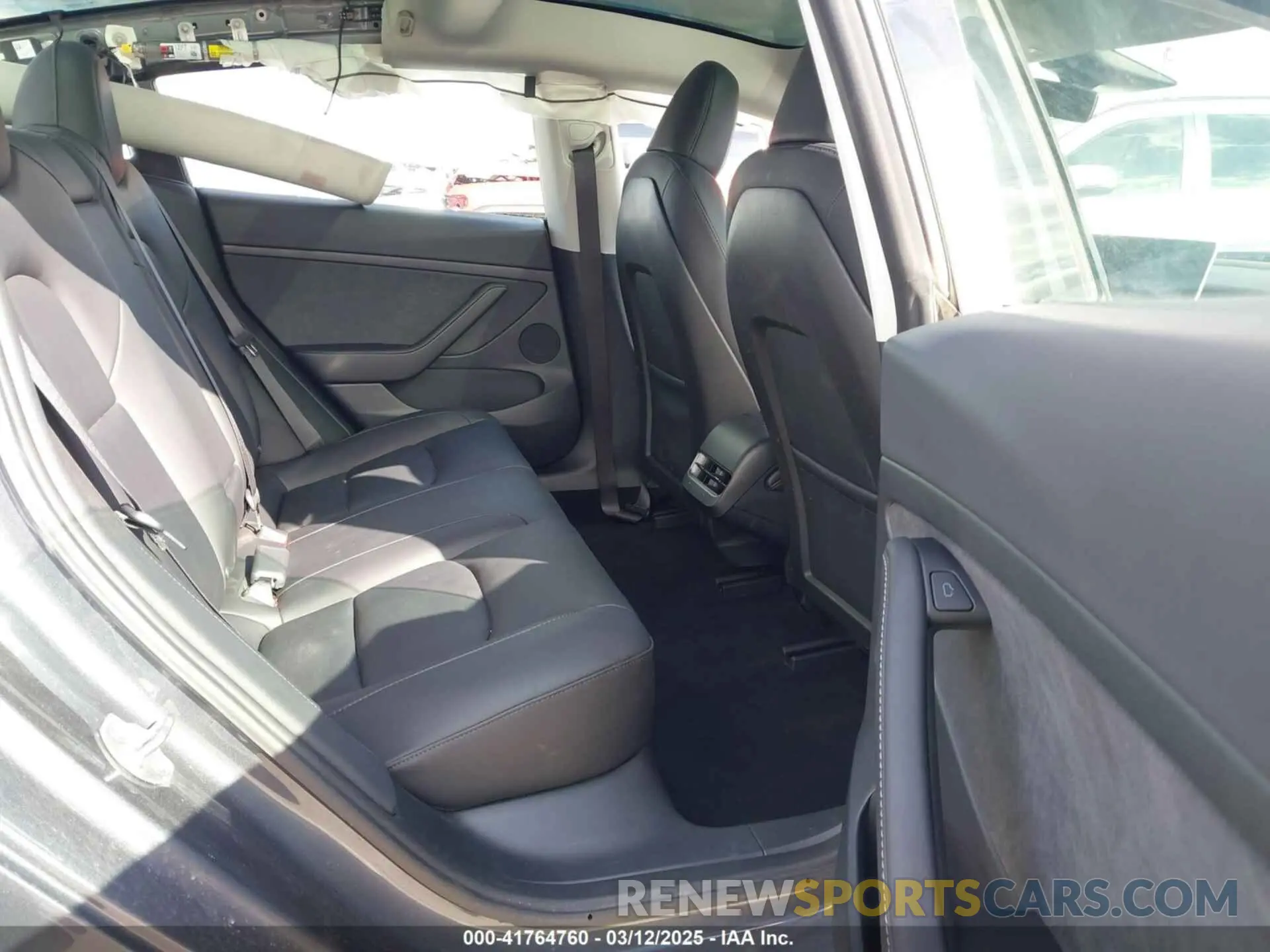 8 Photograph of a damaged car 5YJ3E1EA1PF691699 TESLA MODEL 3 2023