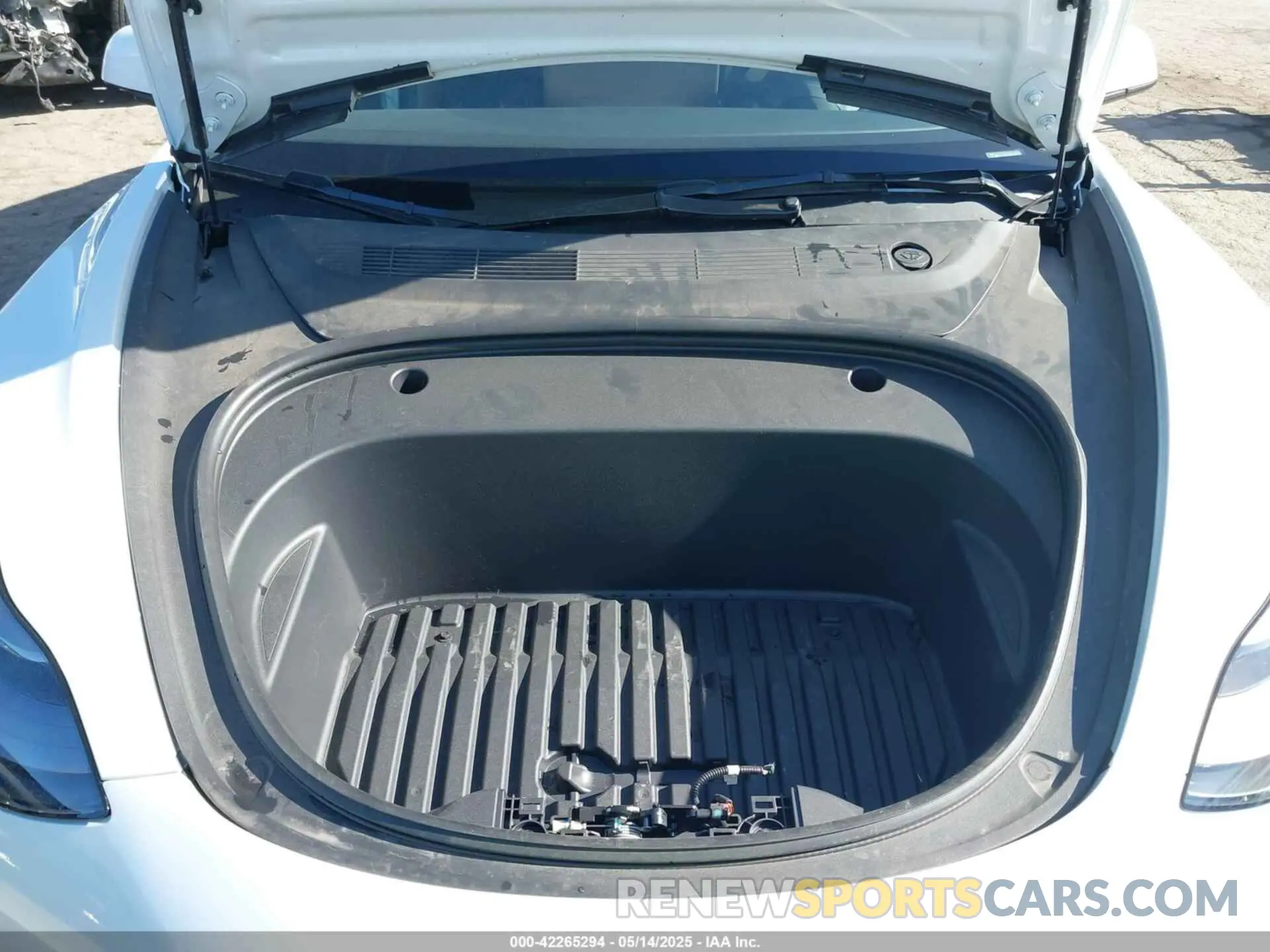 10 Photograph of a damaged car 5YJ3E1EA2PF410378 TESLA MODEL 3 2023