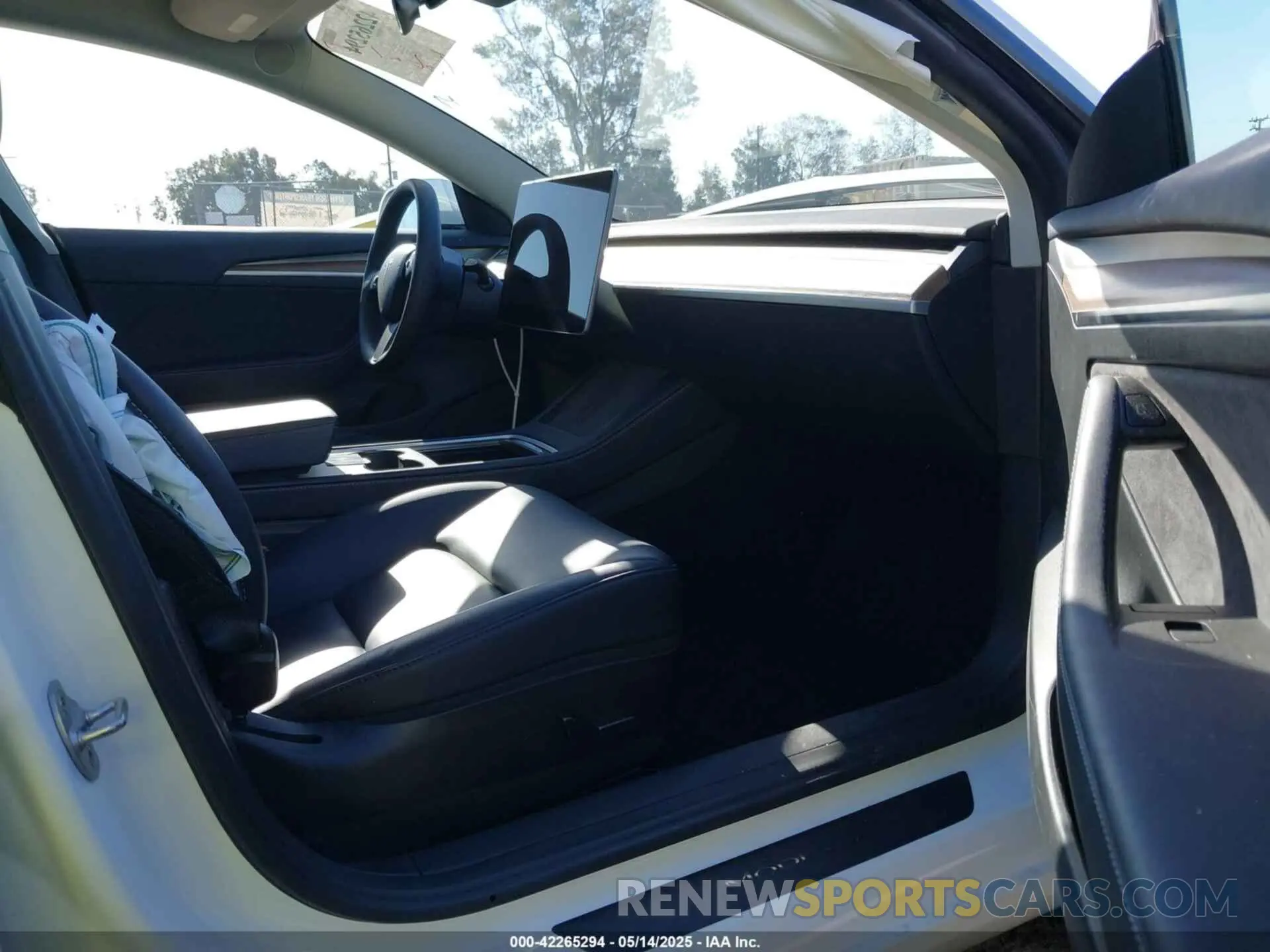5 Photograph of a damaged car 5YJ3E1EA2PF410378 TESLA MODEL 3 2023