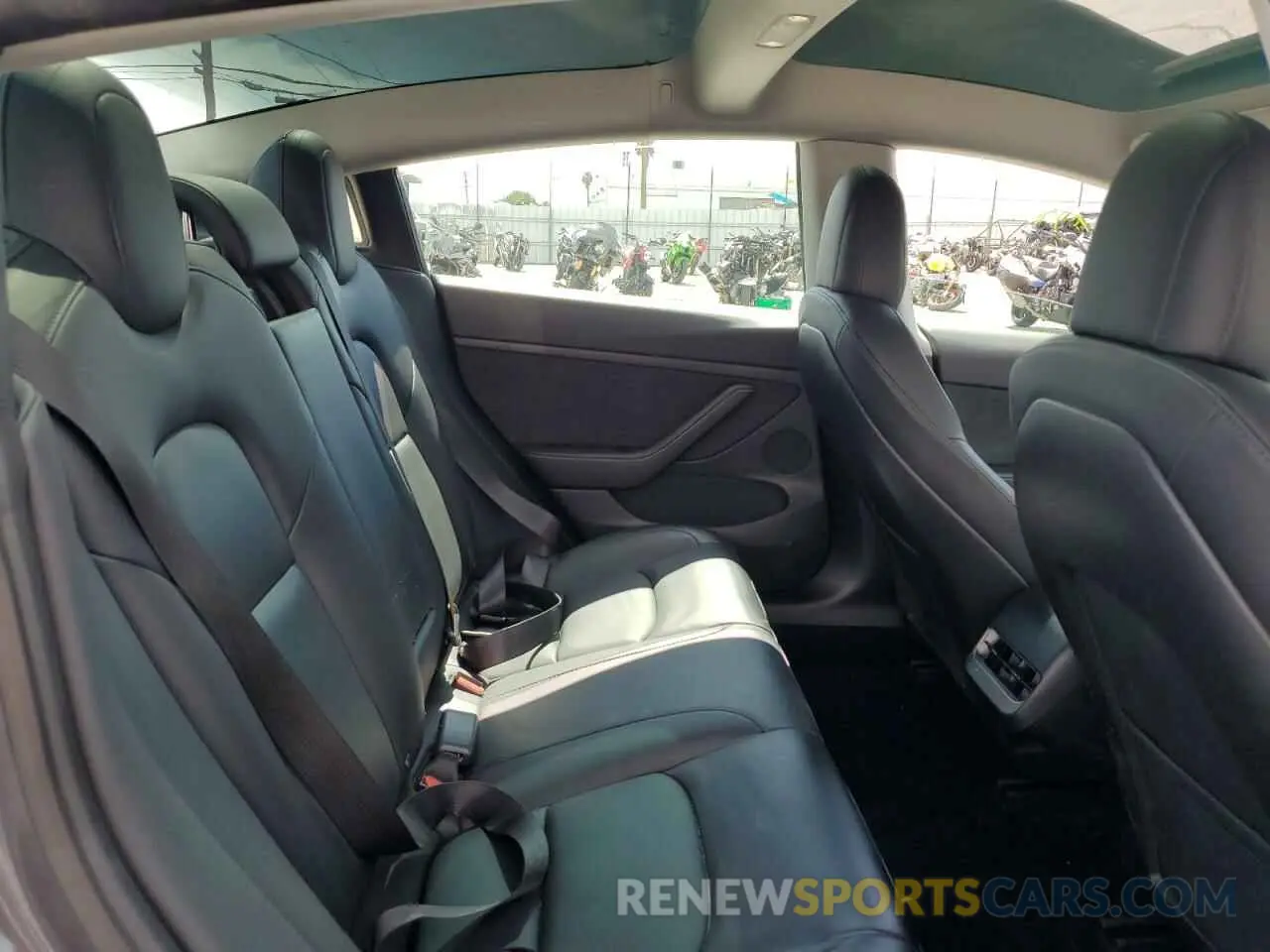 10 Photograph of a damaged car 5YJ3E1EA2PF410770 TESLA MODEL 3 2023