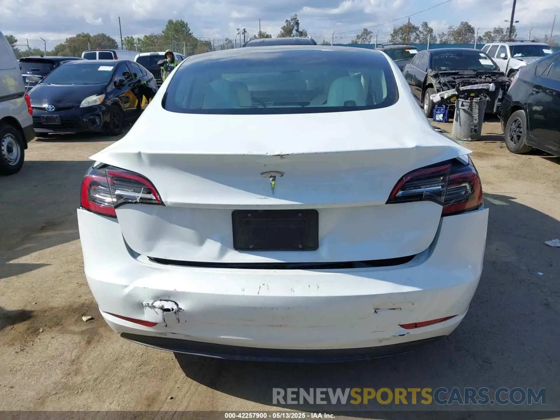 16 Photograph of a damaged car 5YJ3E1EA2PF465882 TESLA MODEL 3 2023