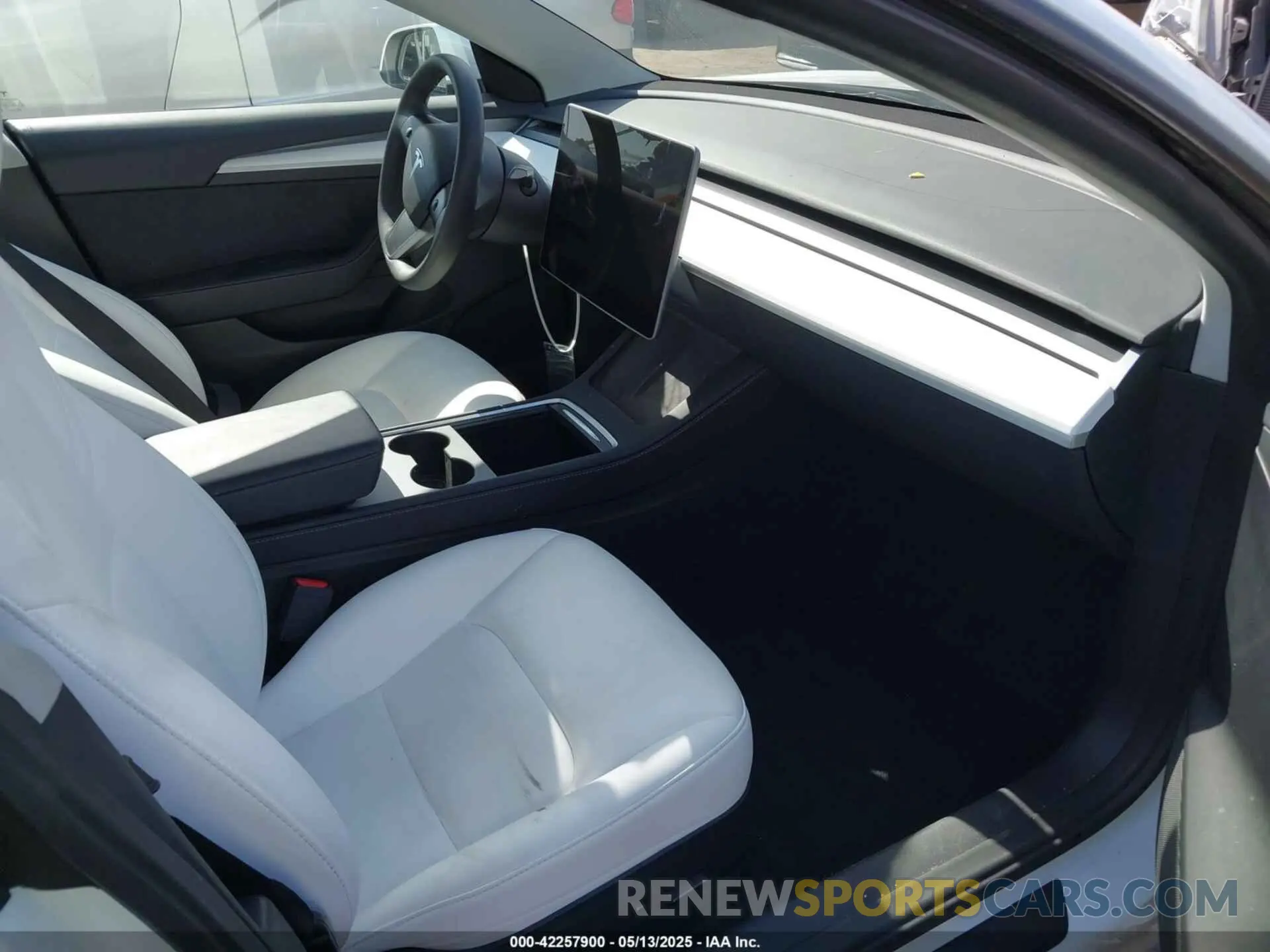 5 Photograph of a damaged car 5YJ3E1EA2PF465882 TESLA MODEL 3 2023