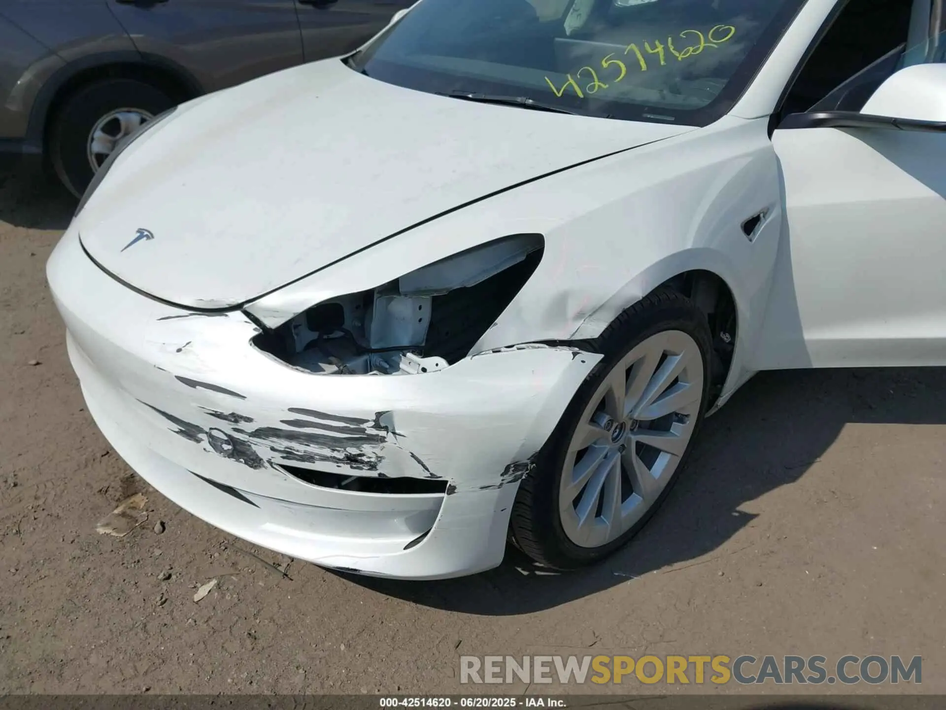 6 Photograph of a damaged car 5YJ3E1EA2PF484335 TESLA MODEL 3 2023