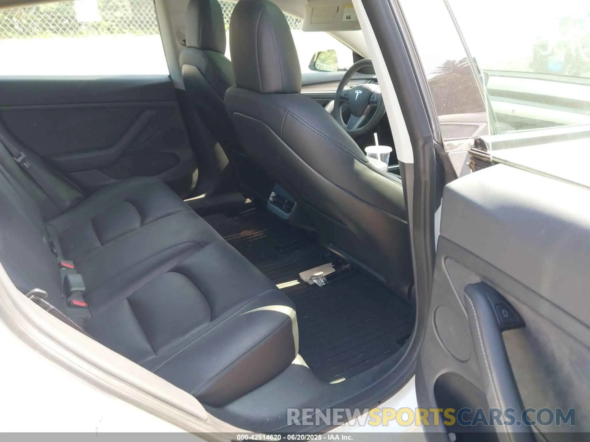 8 Photograph of a damaged car 5YJ3E1EA2PF484335 TESLA MODEL 3 2023