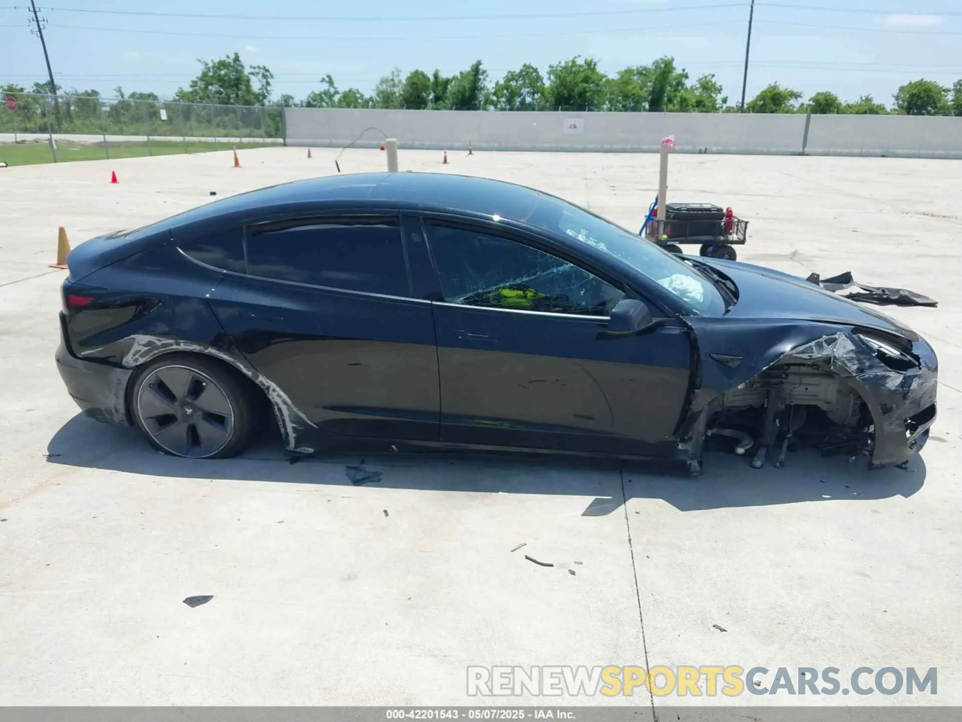 12 Photograph of a damaged car 5YJ3E1EA2PF501375 TESLA MODEL 3 2023