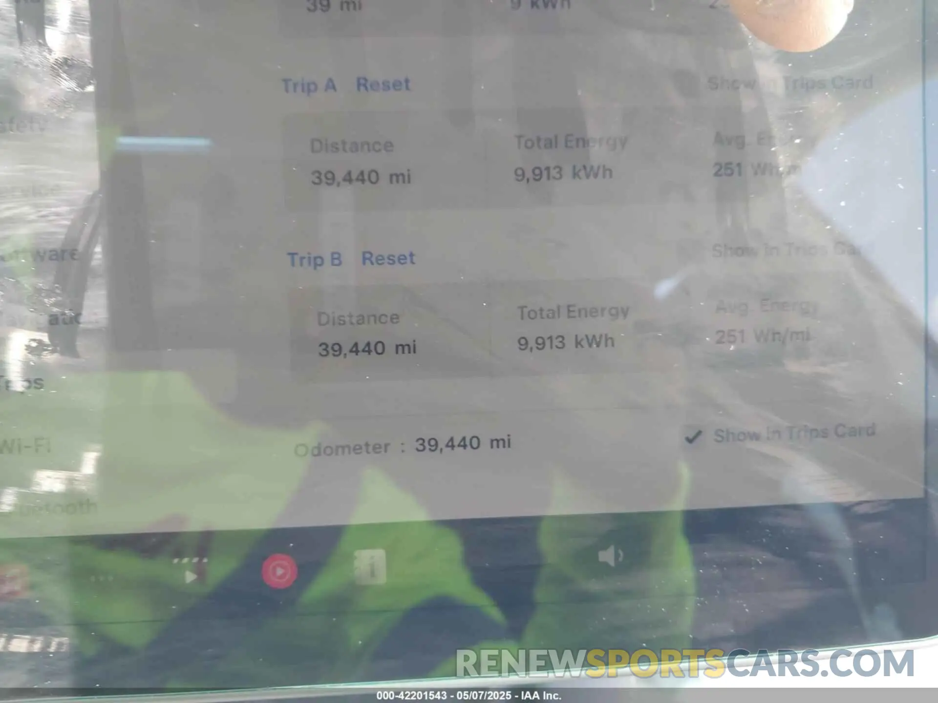 14 Photograph of a damaged car 5YJ3E1EA2PF501375 TESLA MODEL 3 2023