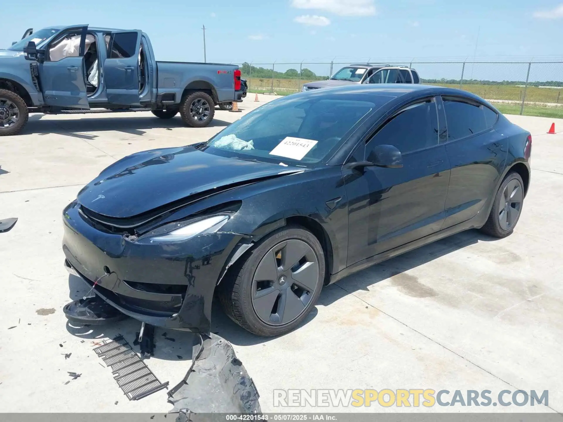 2 Photograph of a damaged car 5YJ3E1EA2PF501375 TESLA MODEL 3 2023