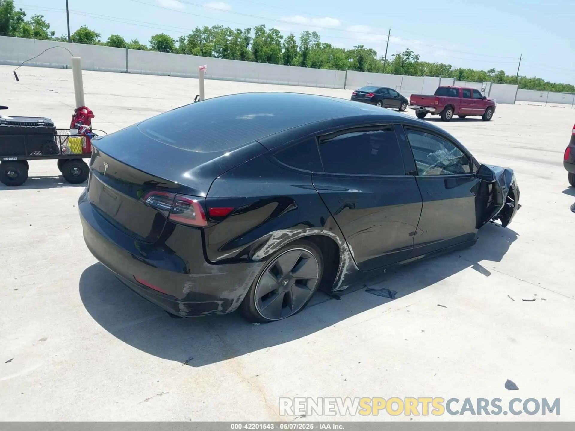 4 Photograph of a damaged car 5YJ3E1EA2PF501375 TESLA MODEL 3 2023