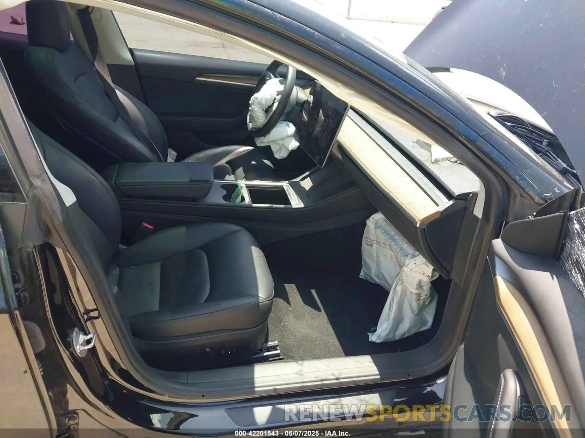 5 Photograph of a damaged car 5YJ3E1EA2PF501375 TESLA MODEL 3 2023