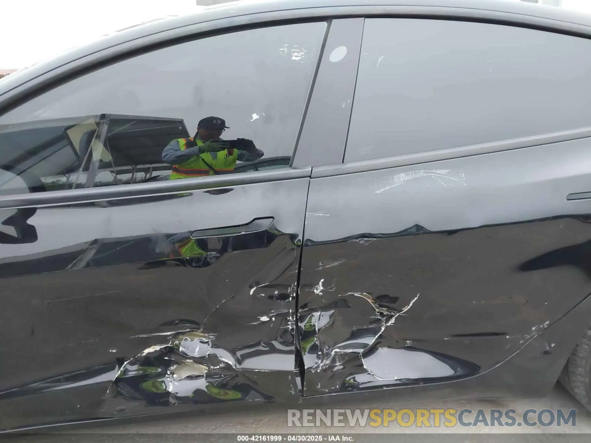 6 Photograph of a damaged car 5YJ3E1EA2PF502302 TESLA MODEL 3 2023
