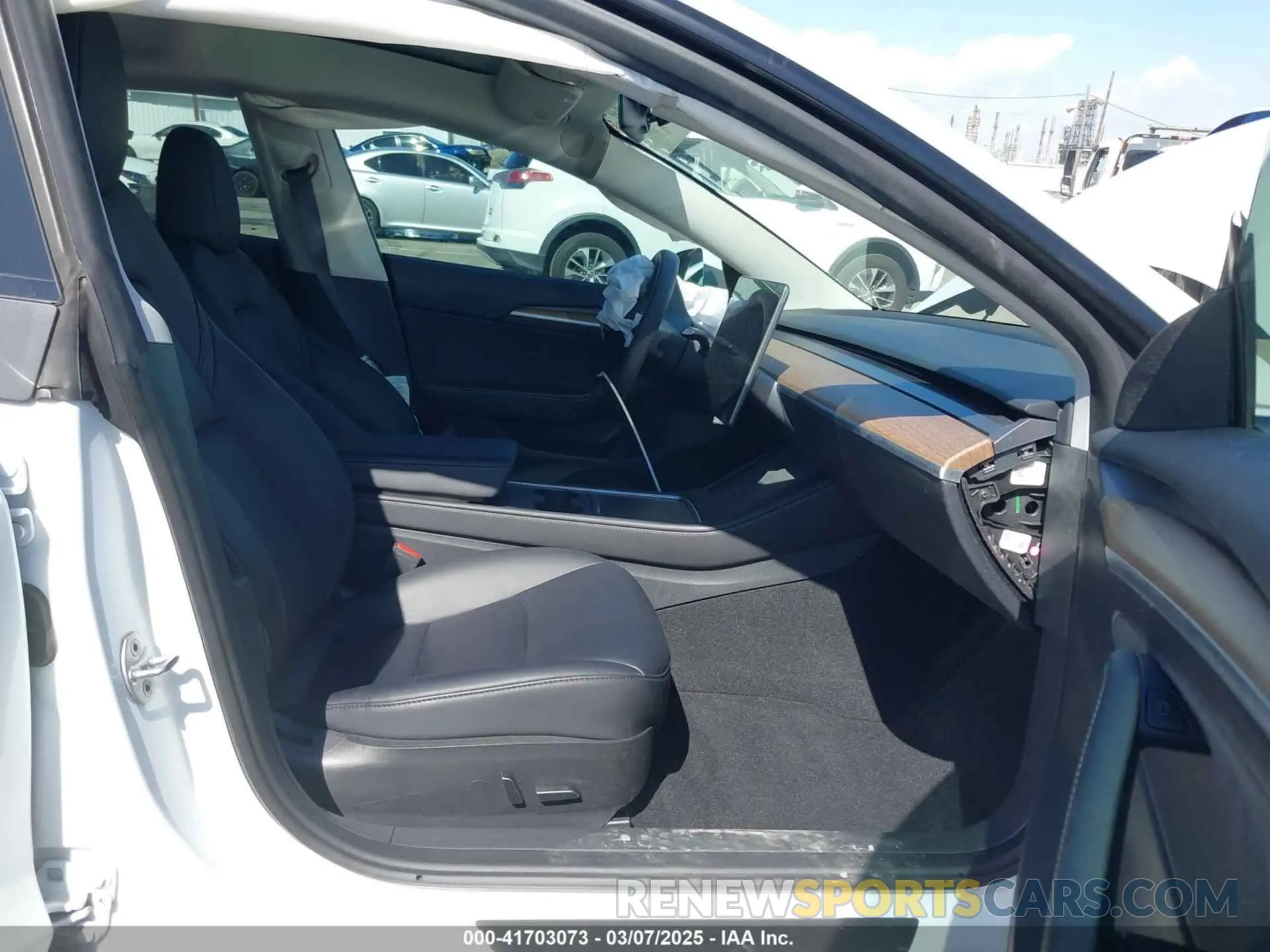 5 Photograph of a damaged car 5YJ3E1EA2PF514871 TESLA MODEL 3 2023