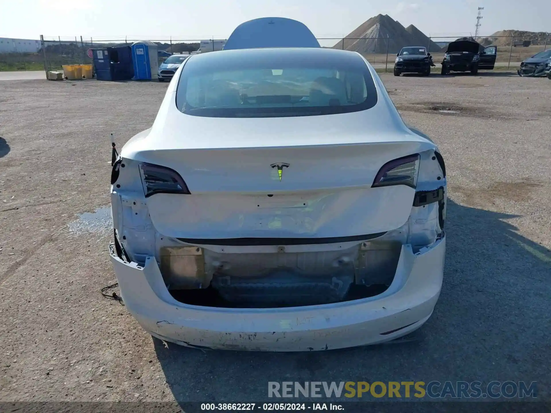 6 Photograph of a damaged car 5YJ3E1EA2PF563391 TESLA MODEL 3 2023