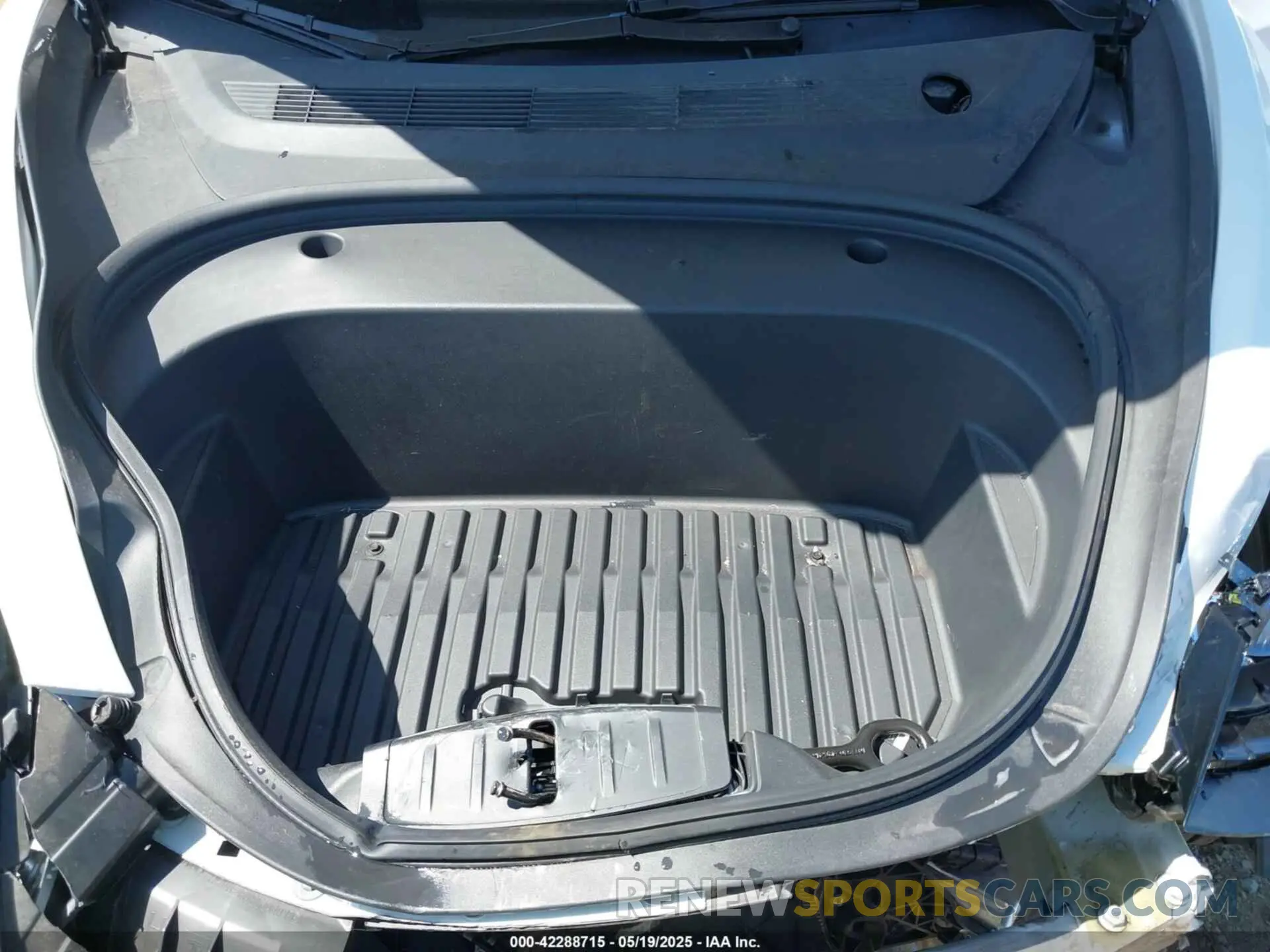 10 Photograph of a damaged car 5YJ3E1EA2PF571569 TESLA MODEL 3 2023
