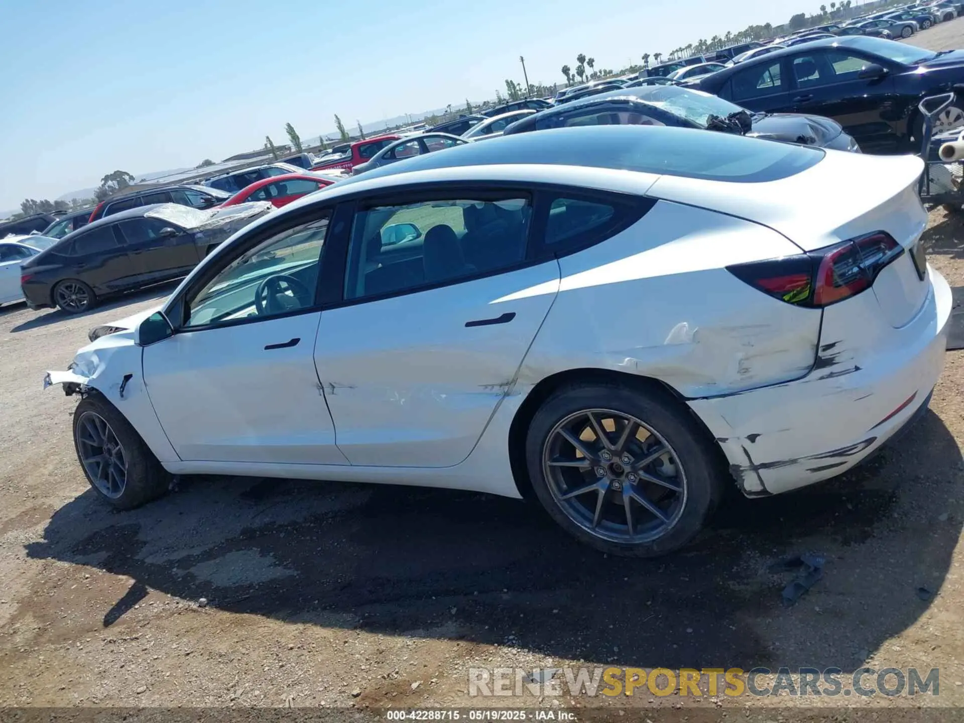 14 Photograph of a damaged car 5YJ3E1EA2PF571569 TESLA MODEL 3 2023
