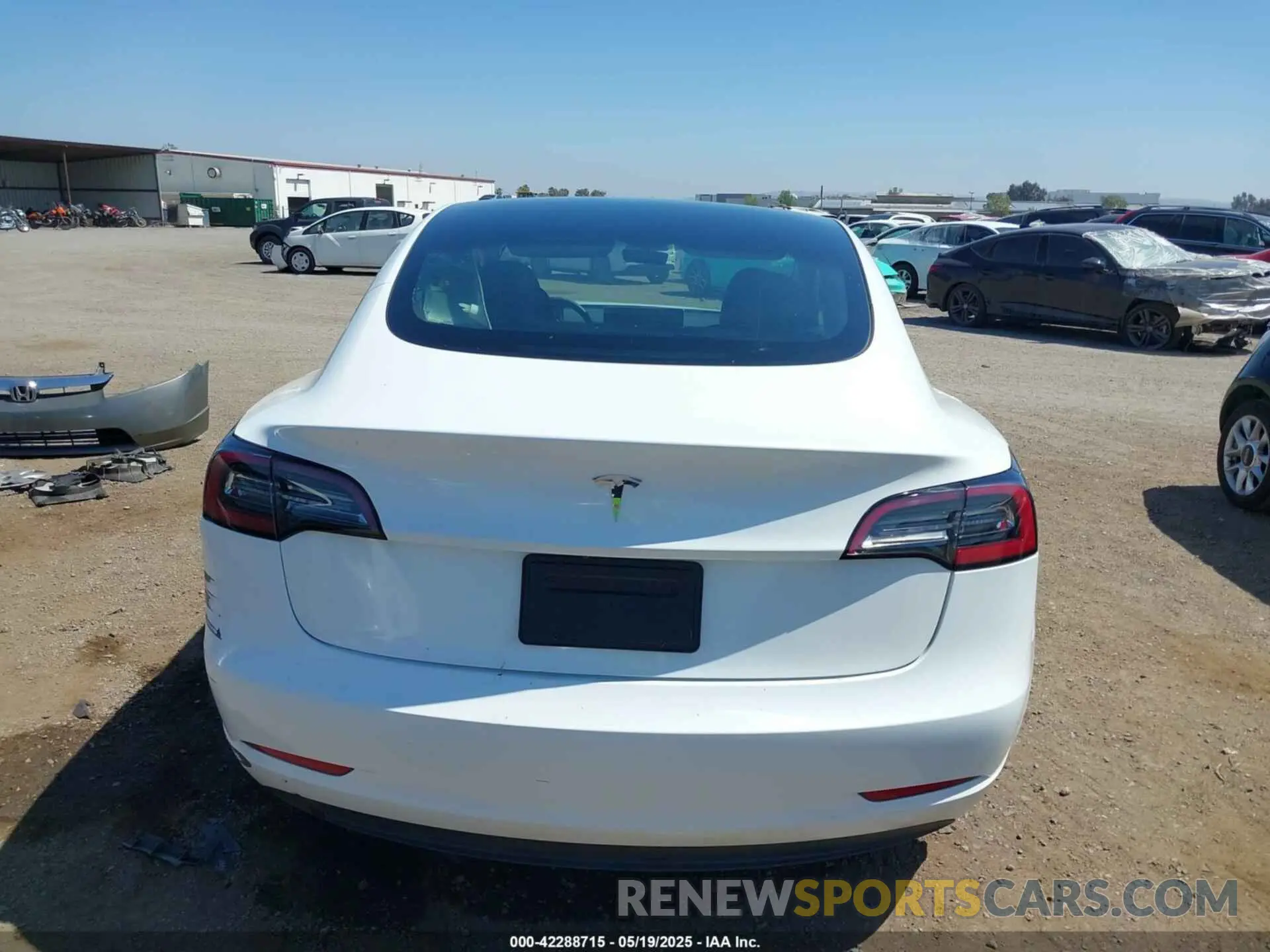 16 Photograph of a damaged car 5YJ3E1EA2PF571569 TESLA MODEL 3 2023