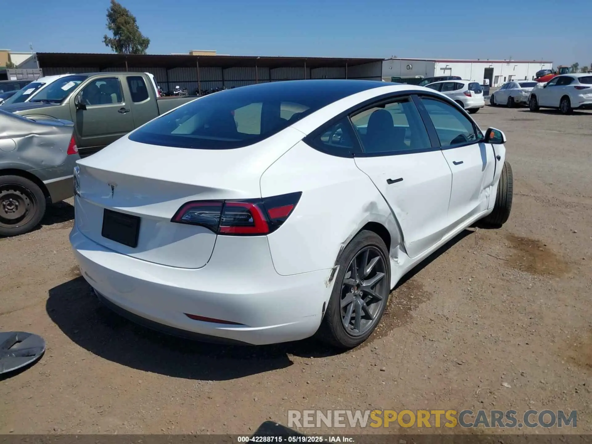 4 Photograph of a damaged car 5YJ3E1EA2PF571569 TESLA MODEL 3 2023