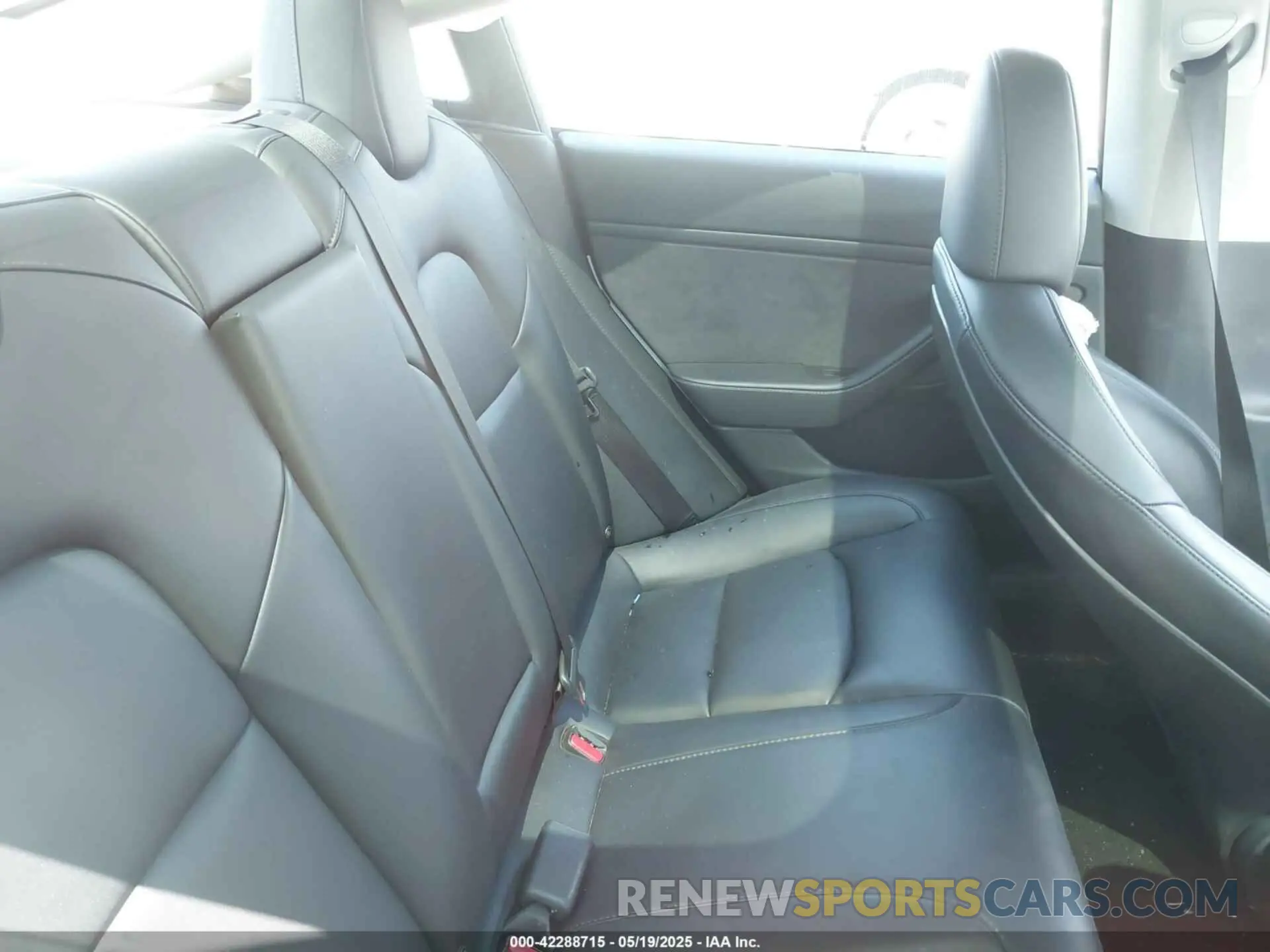 8 Photograph of a damaged car 5YJ3E1EA2PF571569 TESLA MODEL 3 2023