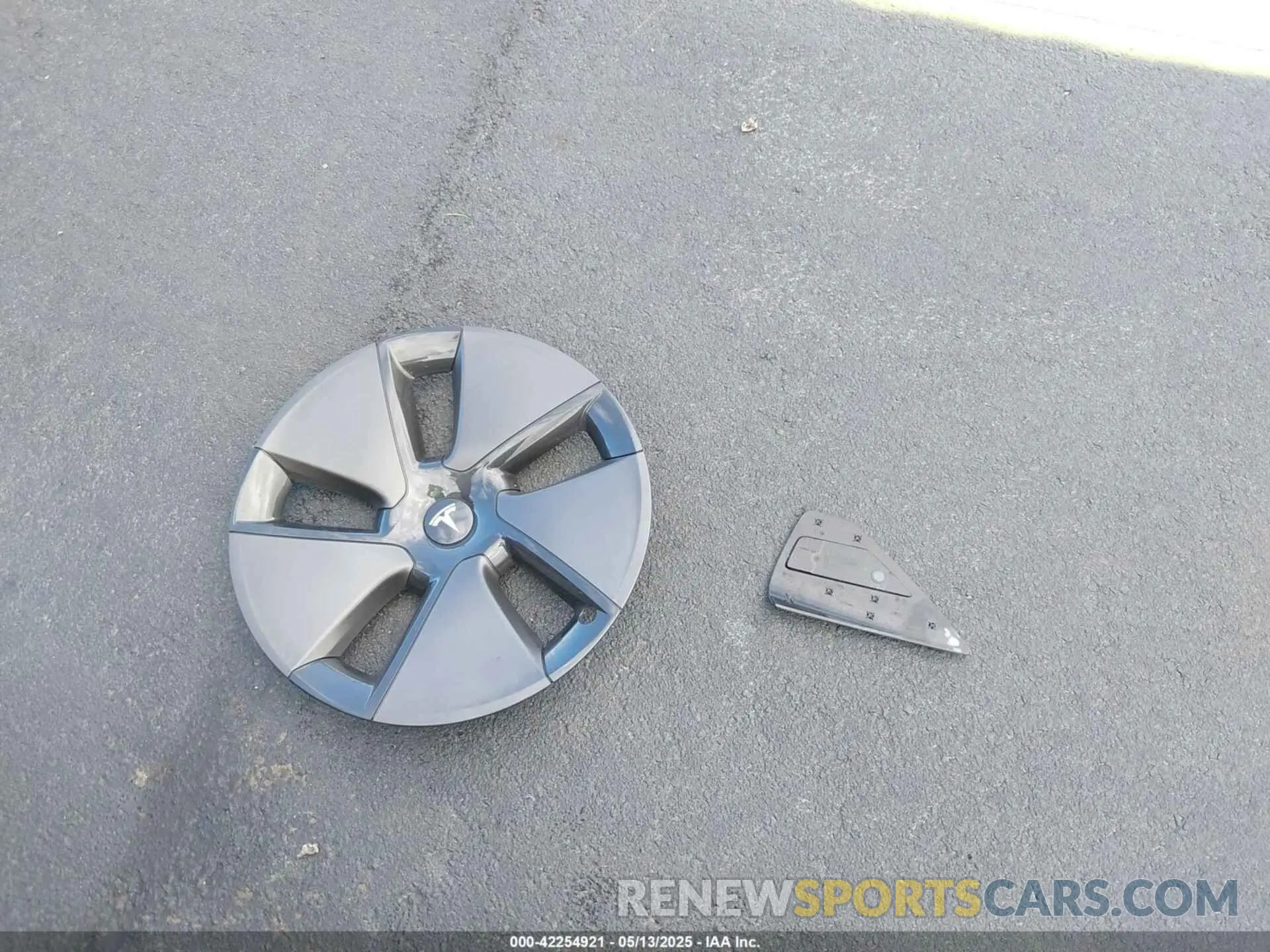 12 Photograph of a damaged car 5YJ3E1EA2PF588467 TESLA MODEL 3 2023