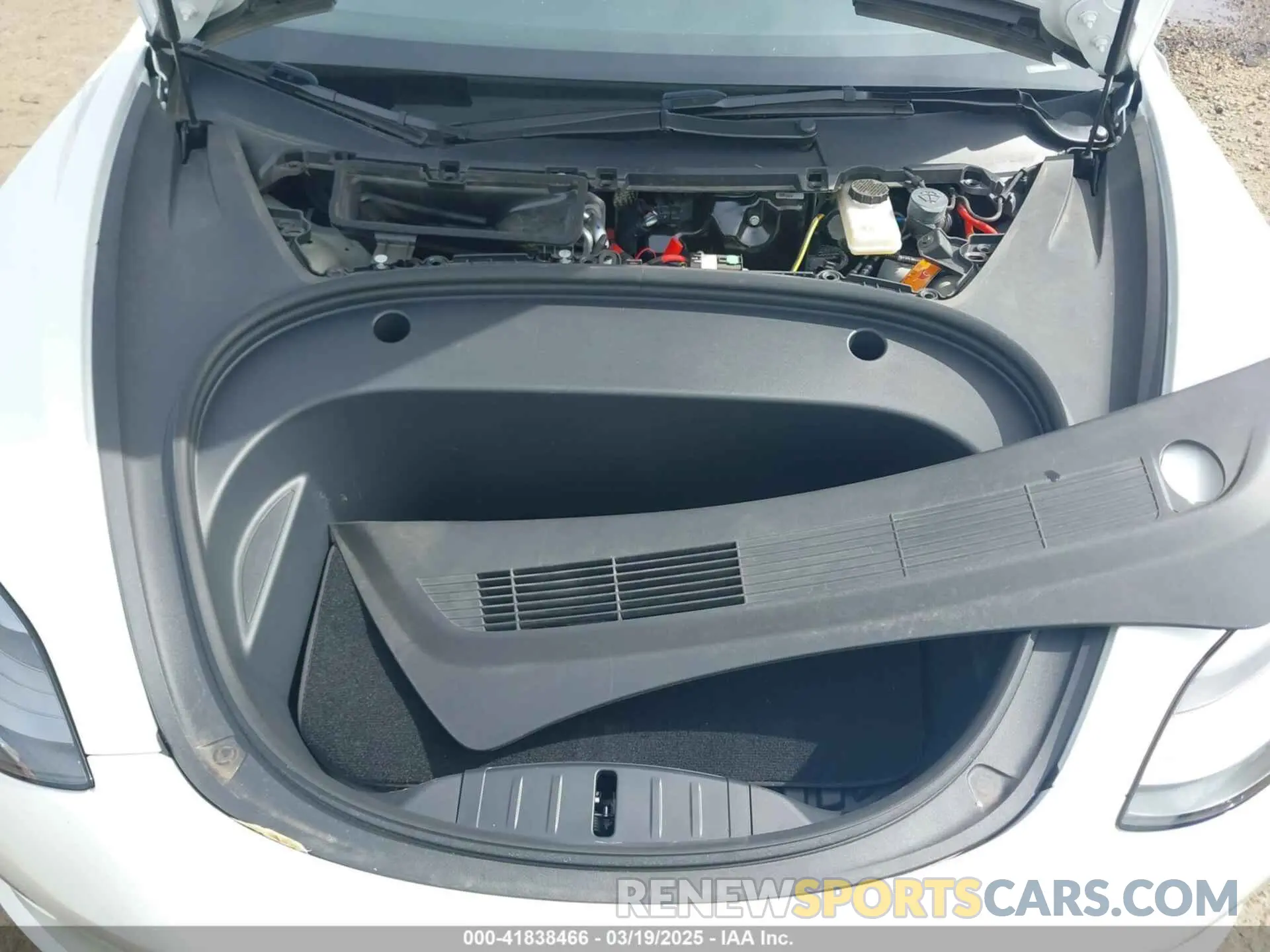 10 Photograph of a damaged car 5YJ3E1EA2PF606563 TESLA MODEL 3 2023