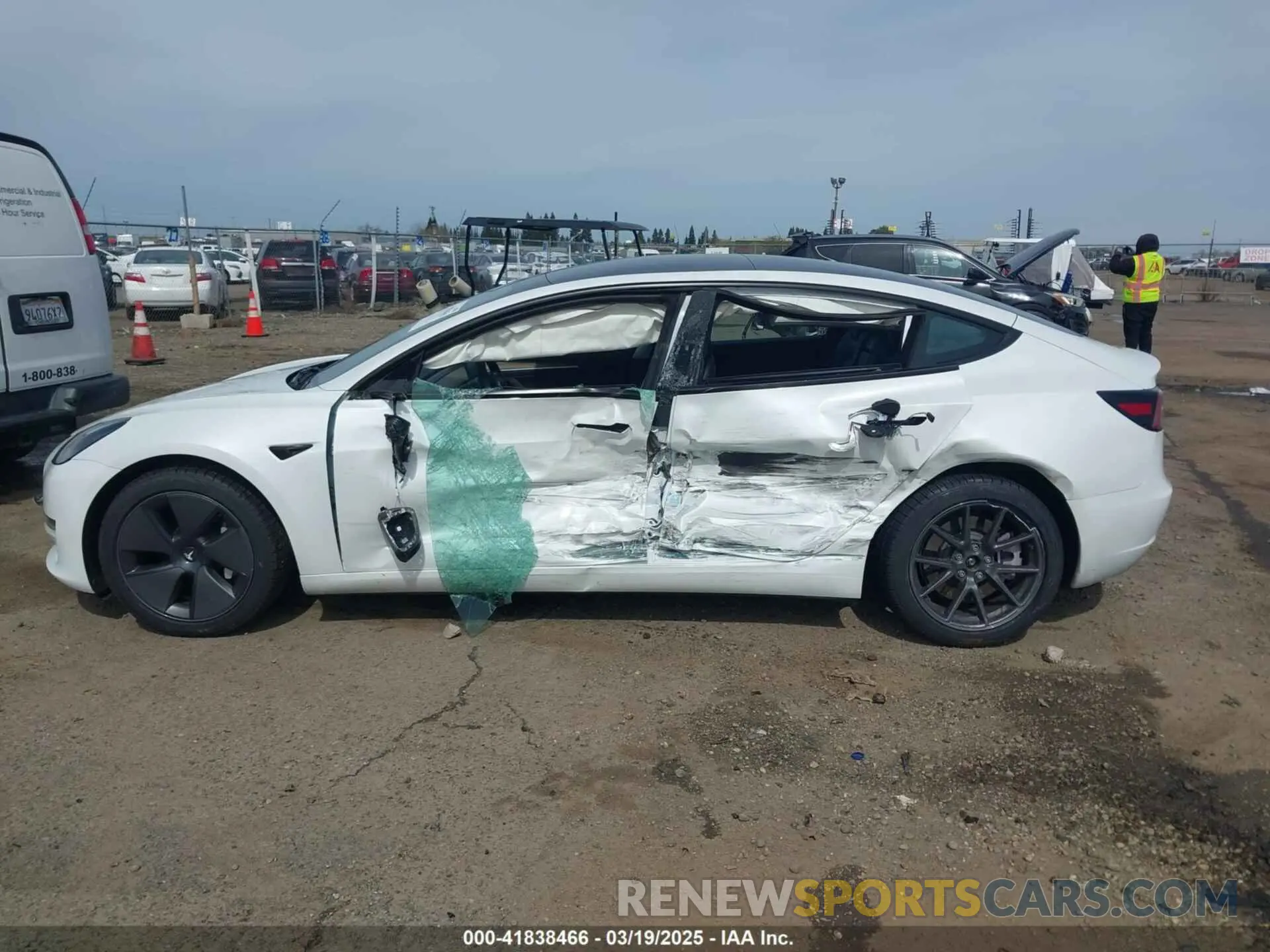 14 Photograph of a damaged car 5YJ3E1EA2PF606563 TESLA MODEL 3 2023