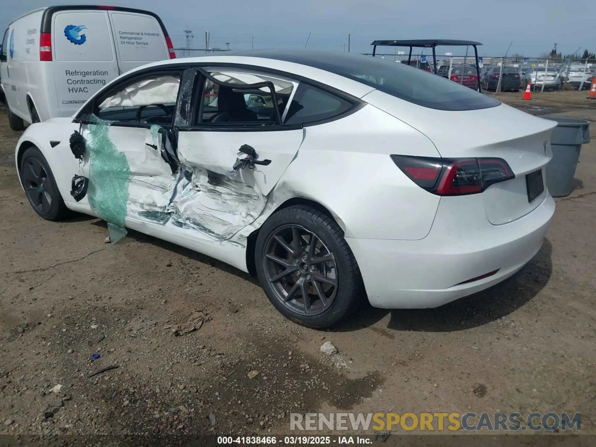 3 Photograph of a damaged car 5YJ3E1EA2PF606563 TESLA MODEL 3 2023