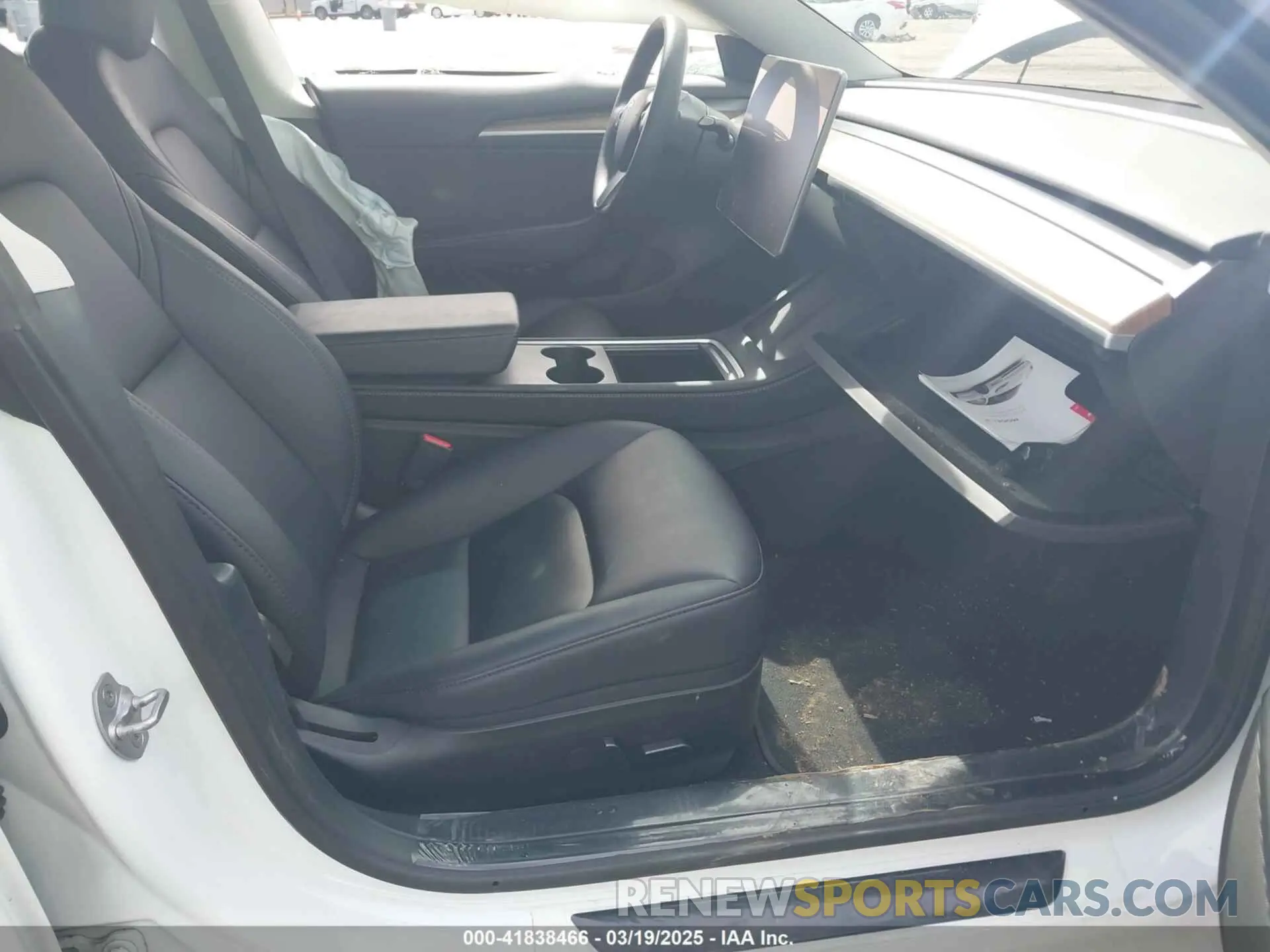 5 Photograph of a damaged car 5YJ3E1EA2PF606563 TESLA MODEL 3 2023