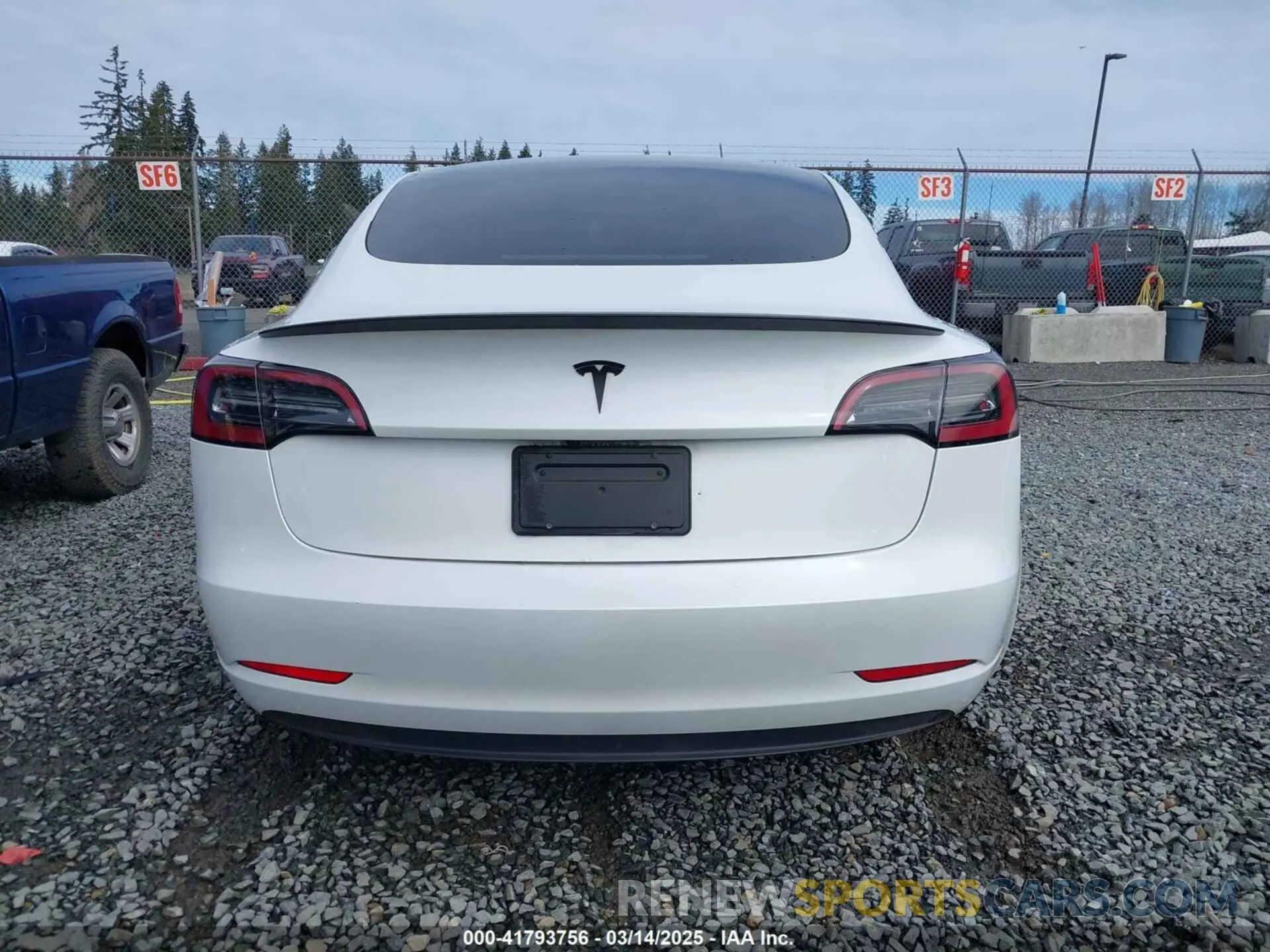 17 Photograph of a damaged car 5YJ3E1EA2PF612427 TESLA MODEL 3 2023