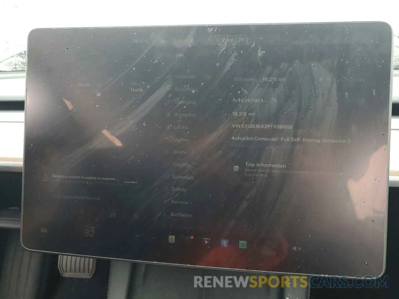 9 Photograph of a damaged car 5YJ3E1EA2PF639868 TESLA MODEL 3 2023