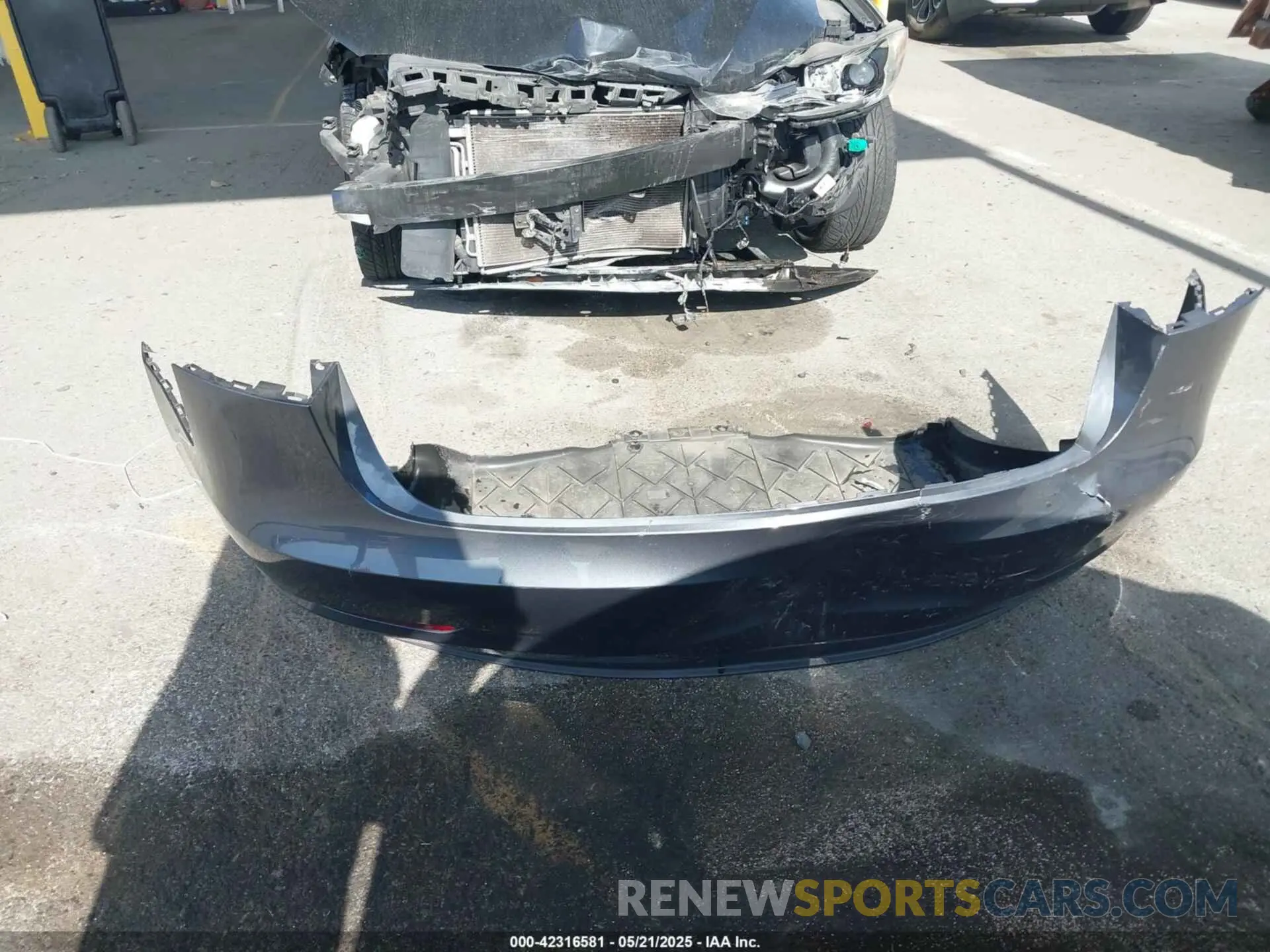 12 Photograph of a damaged car 5YJ3E1EA2PF668853 TESLA MODEL 3 2023