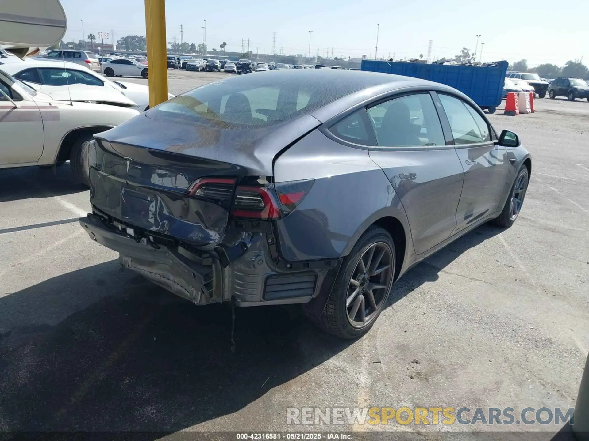 4 Photograph of a damaged car 5YJ3E1EA2PF668853 TESLA MODEL 3 2023