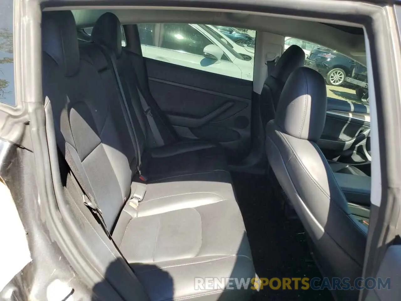 10 Photograph of a damaged car 5YJ3E1EA2PF669744 TESLA MODEL 3 2023