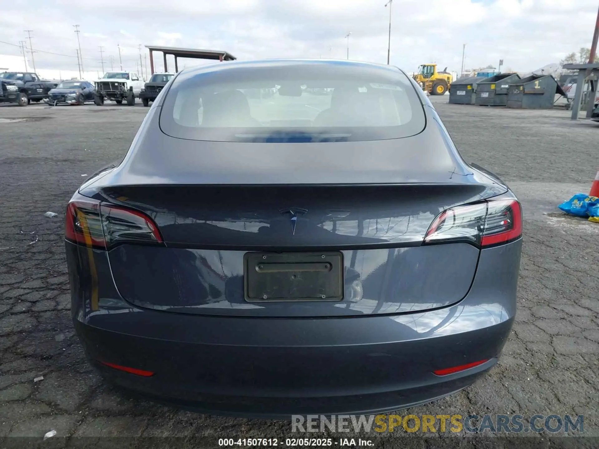 17 Photograph of a damaged car 5YJ3E1EA2PF676354 TESLA MODEL 3 2023