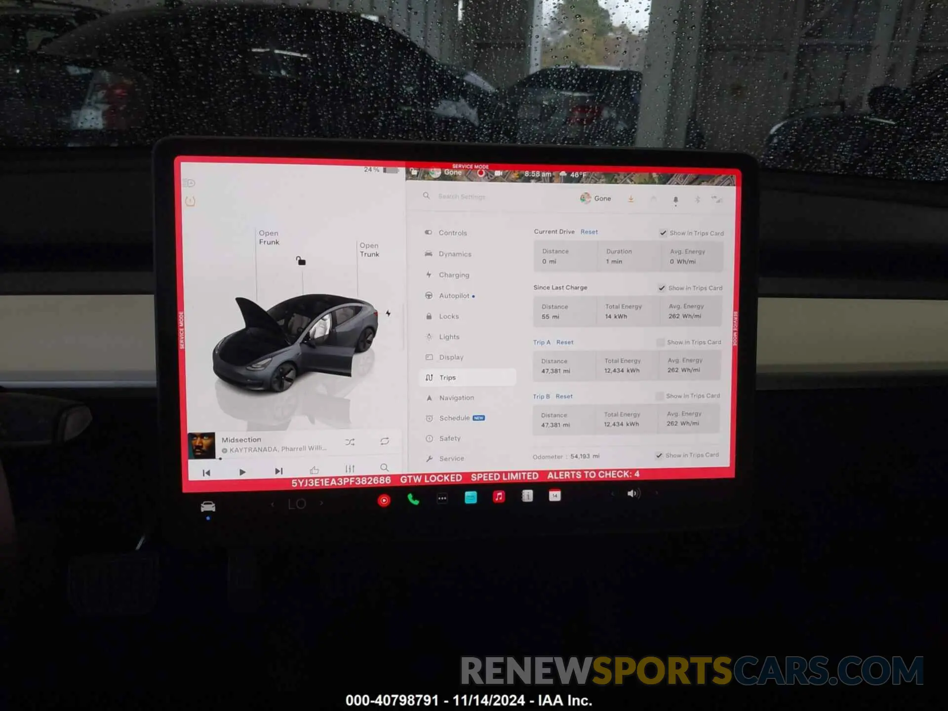 18 Photograph of a damaged car 5YJ3E1EA3PF382686 TESLA MODEL 3 2023