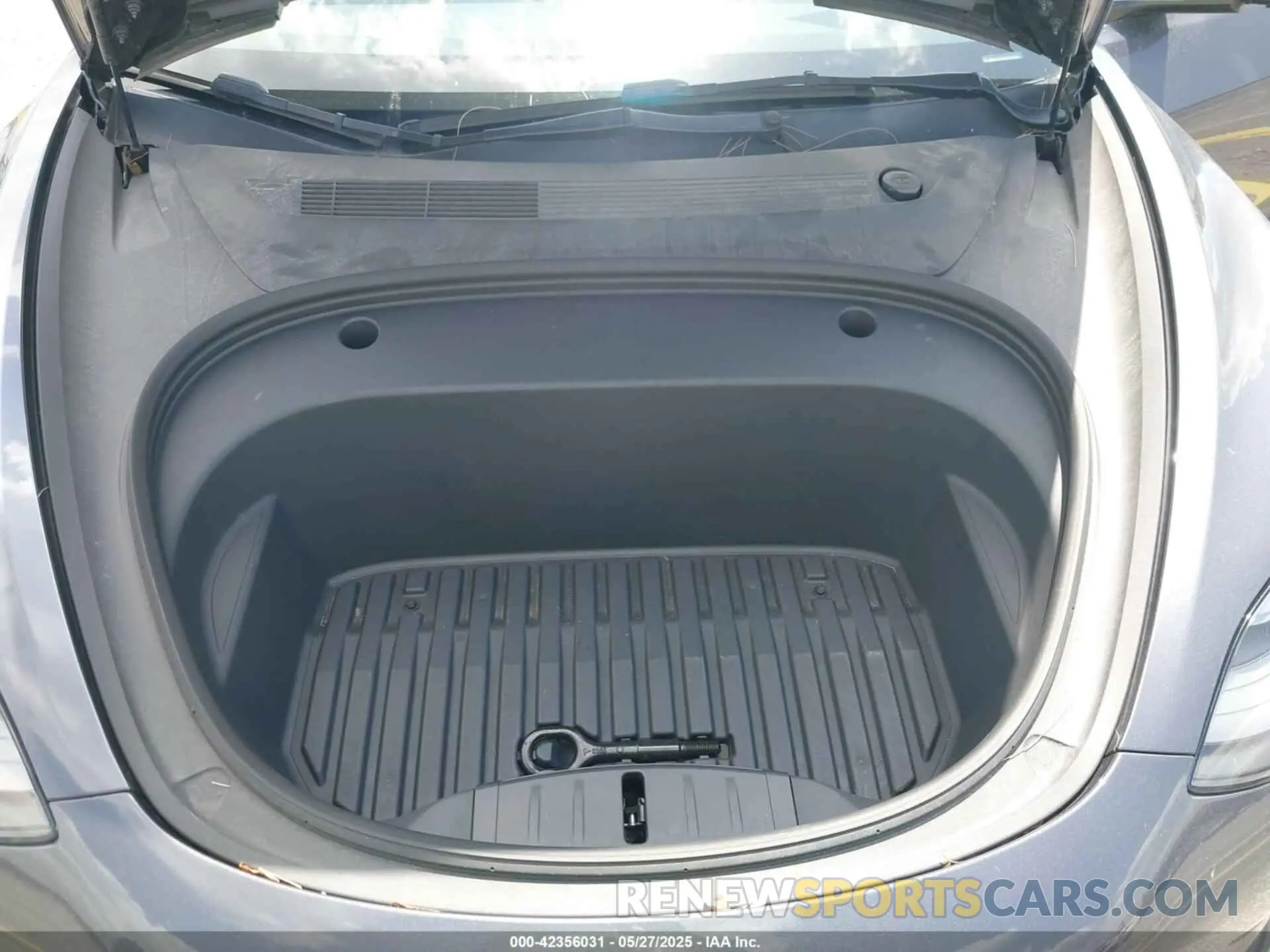 10 Photograph of a damaged car 5YJ3E1EA3PF435158 TESLA MODEL 3 2023