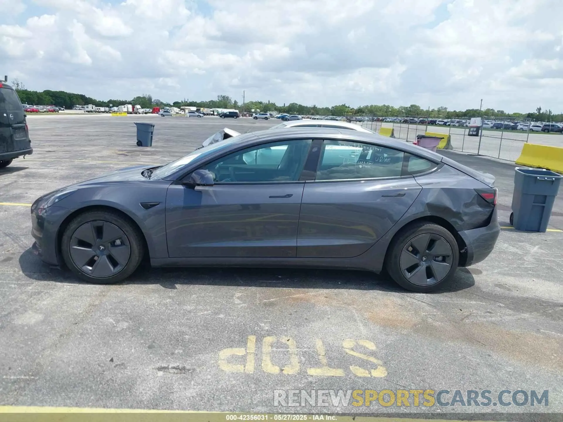 14 Photograph of a damaged car 5YJ3E1EA3PF435158 TESLA MODEL 3 2023