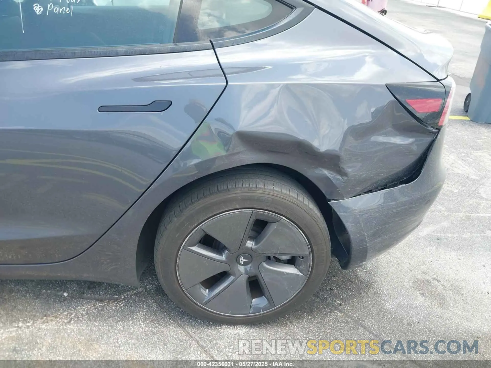 19 Photograph of a damaged car 5YJ3E1EA3PF435158 TESLA MODEL 3 2023