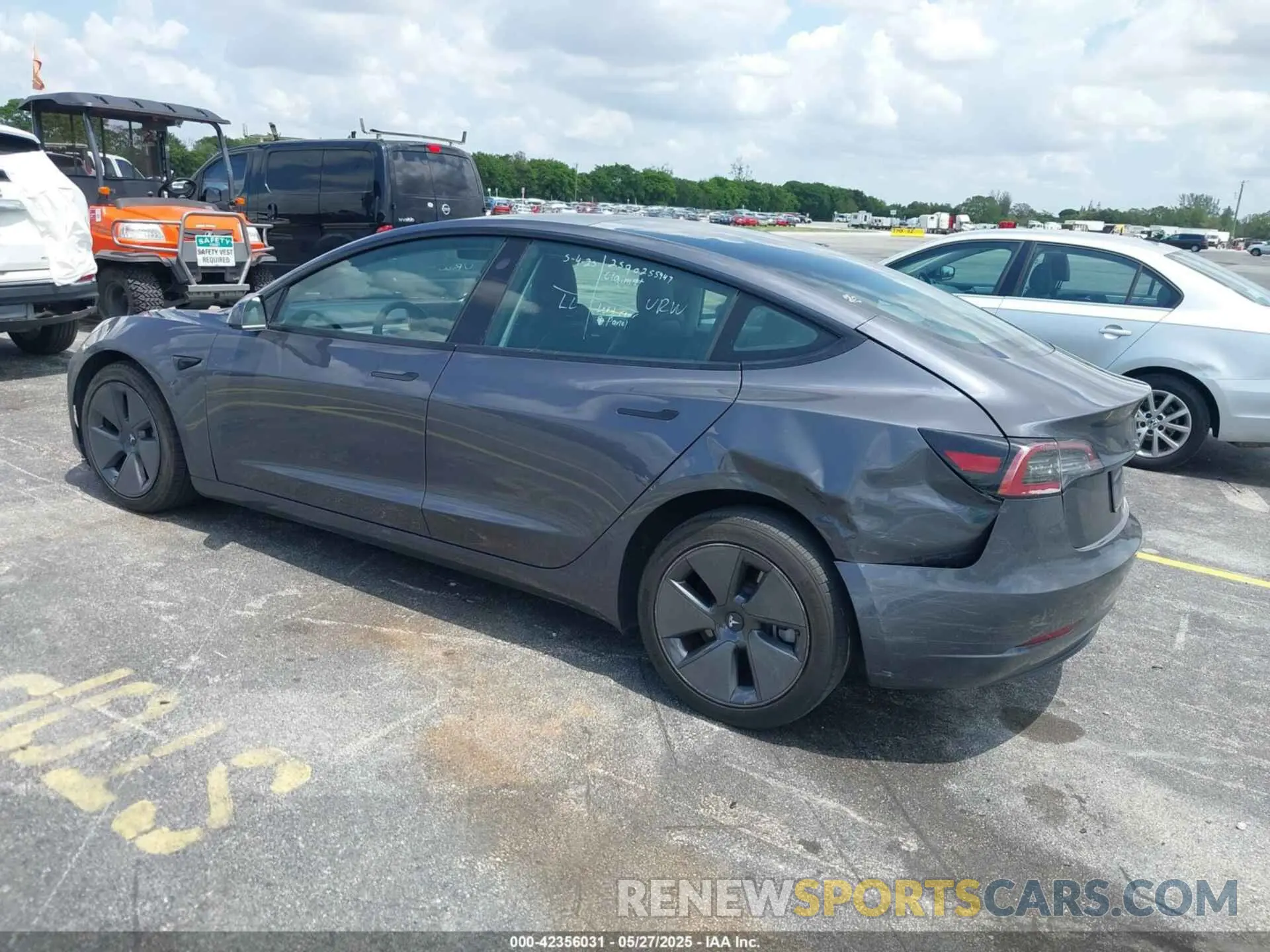 3 Photograph of a damaged car 5YJ3E1EA3PF435158 TESLA MODEL 3 2023