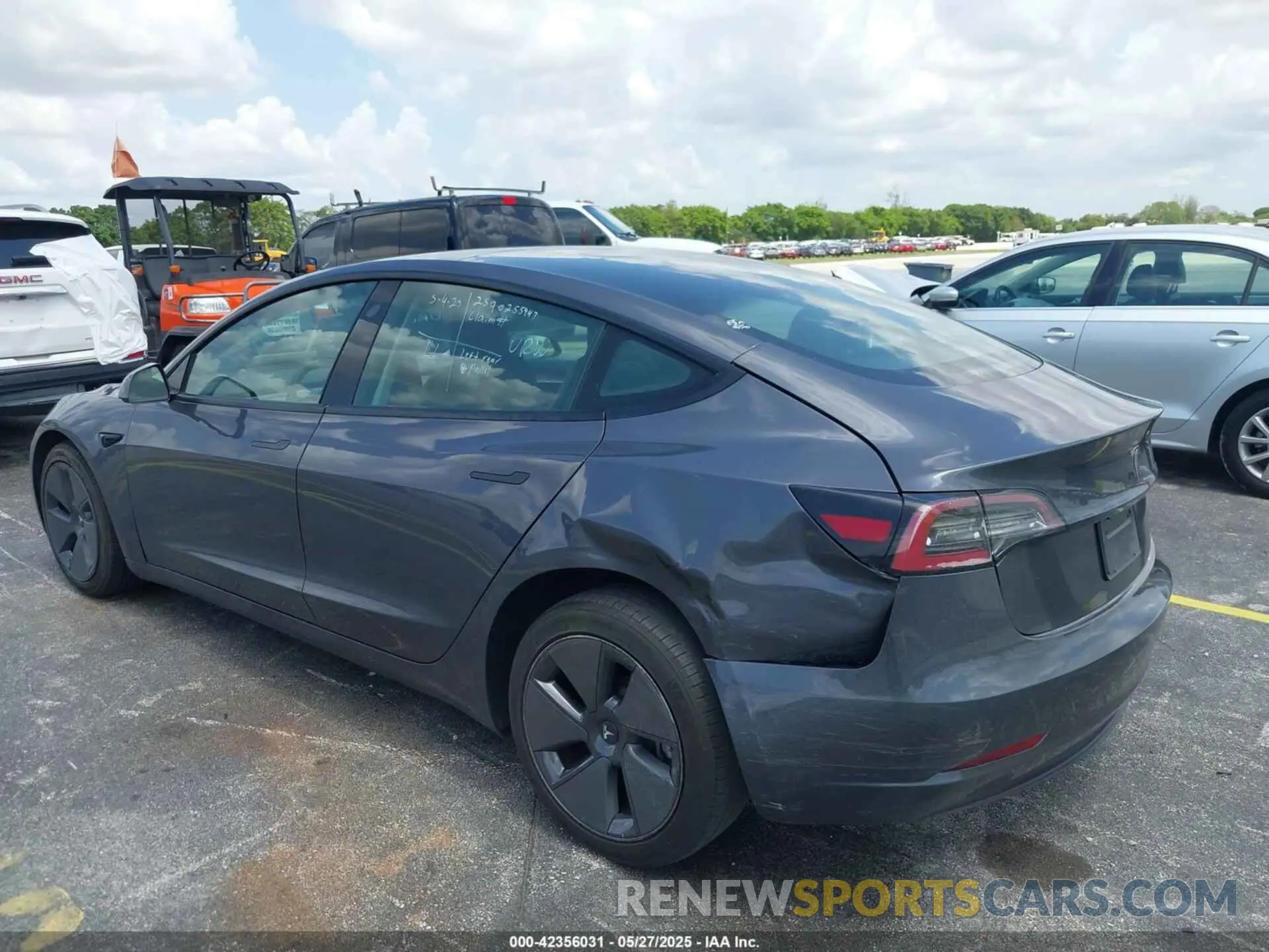 6 Photograph of a damaged car 5YJ3E1EA3PF435158 TESLA MODEL 3 2023