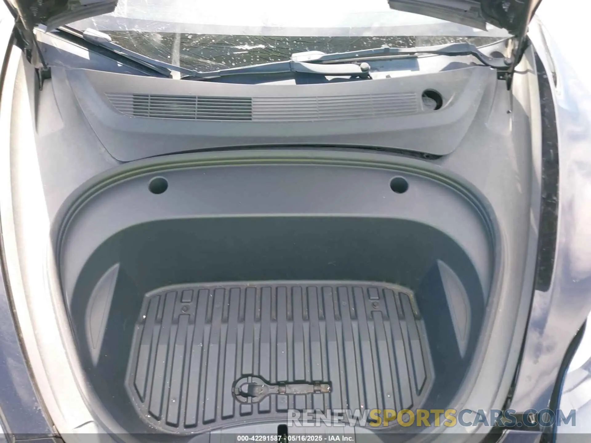 10 Photograph of a damaged car 5YJ3E1EA3PF462120 TESLA MODEL 3 2023